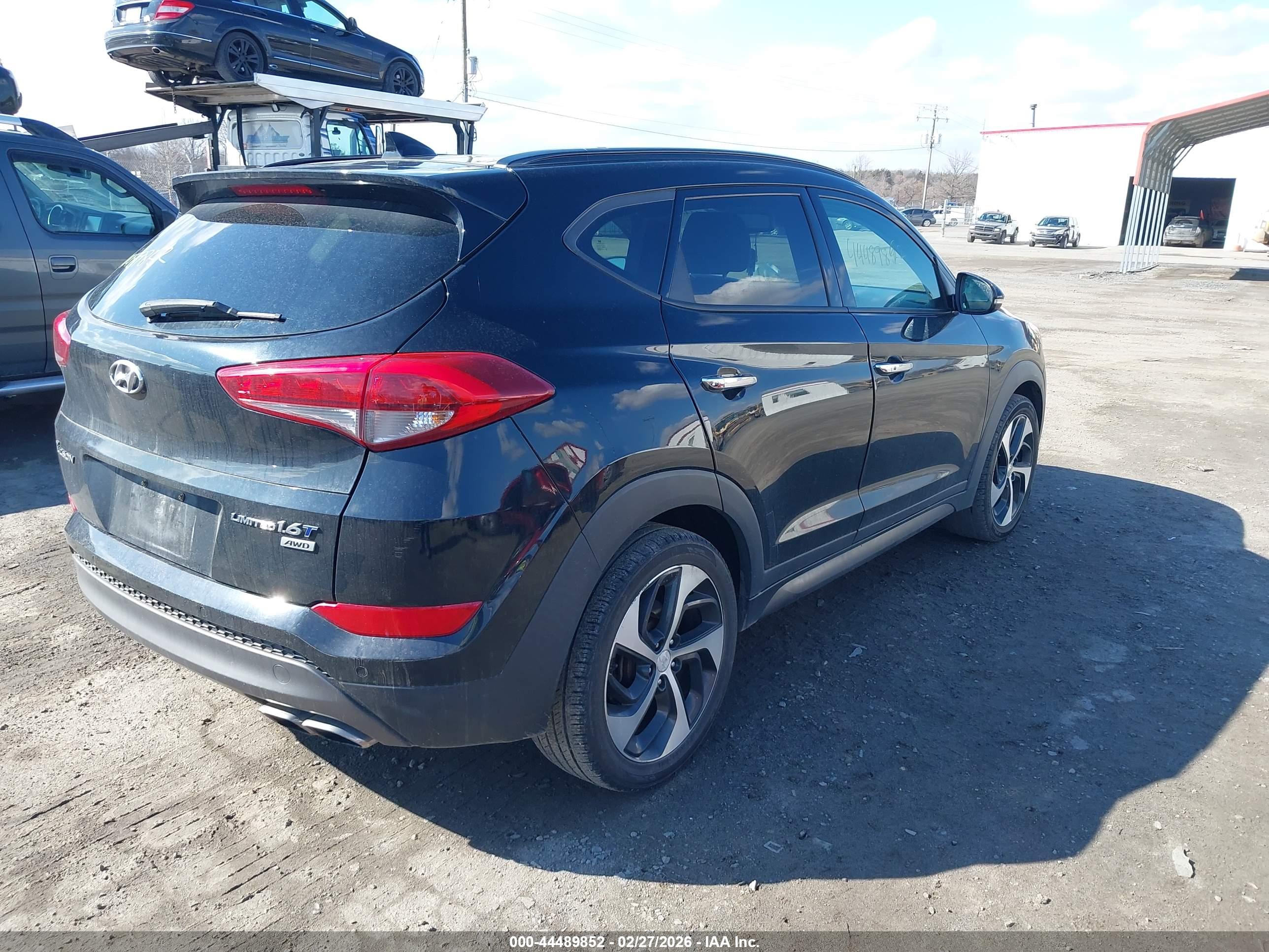 HYUNDAI TUCSON image 4