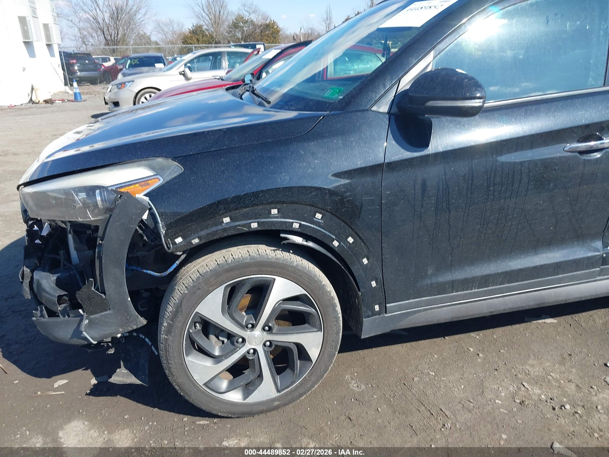 HYUNDAI TUCSON image 6