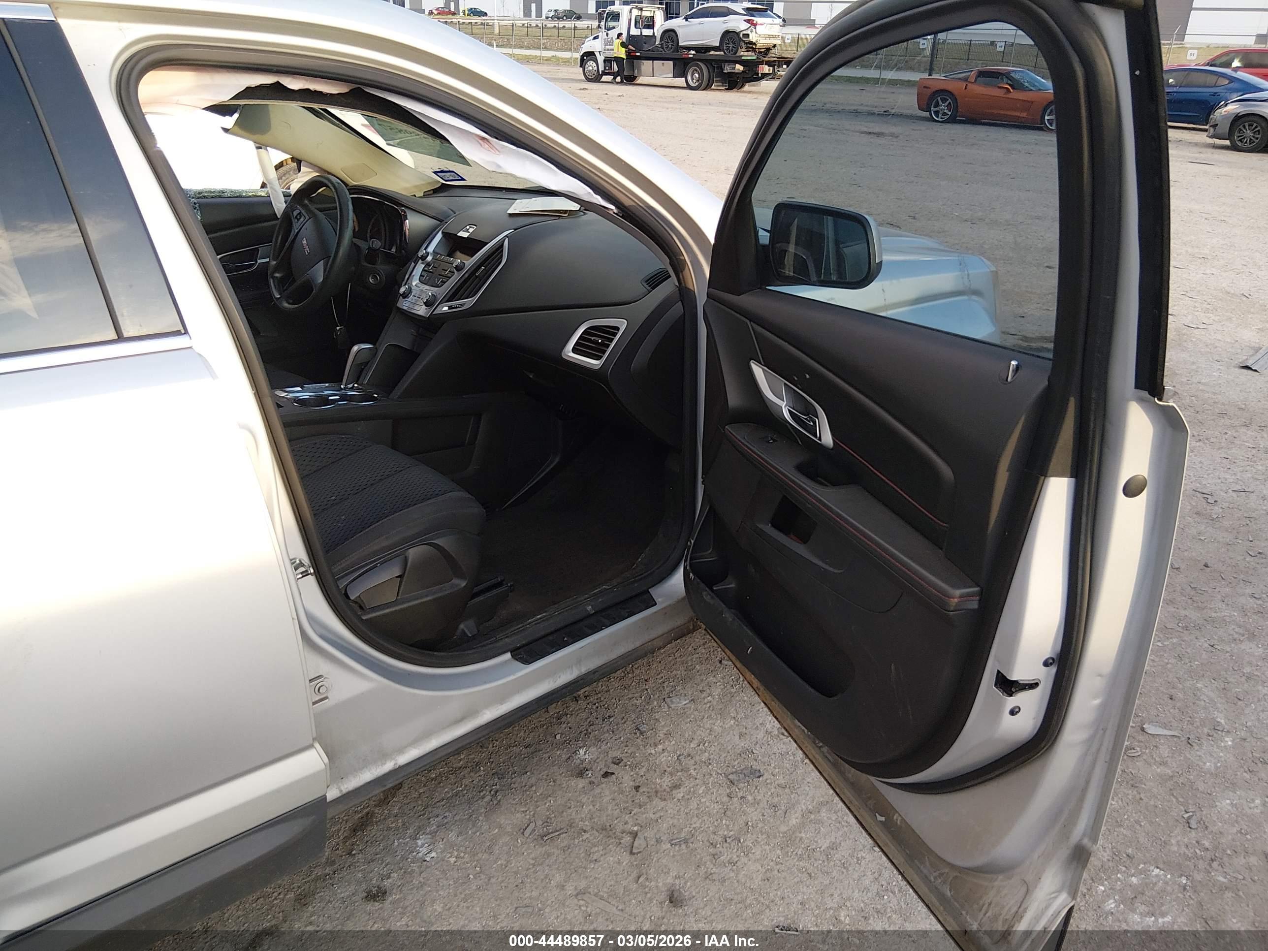 GMC TERRAIN image 5