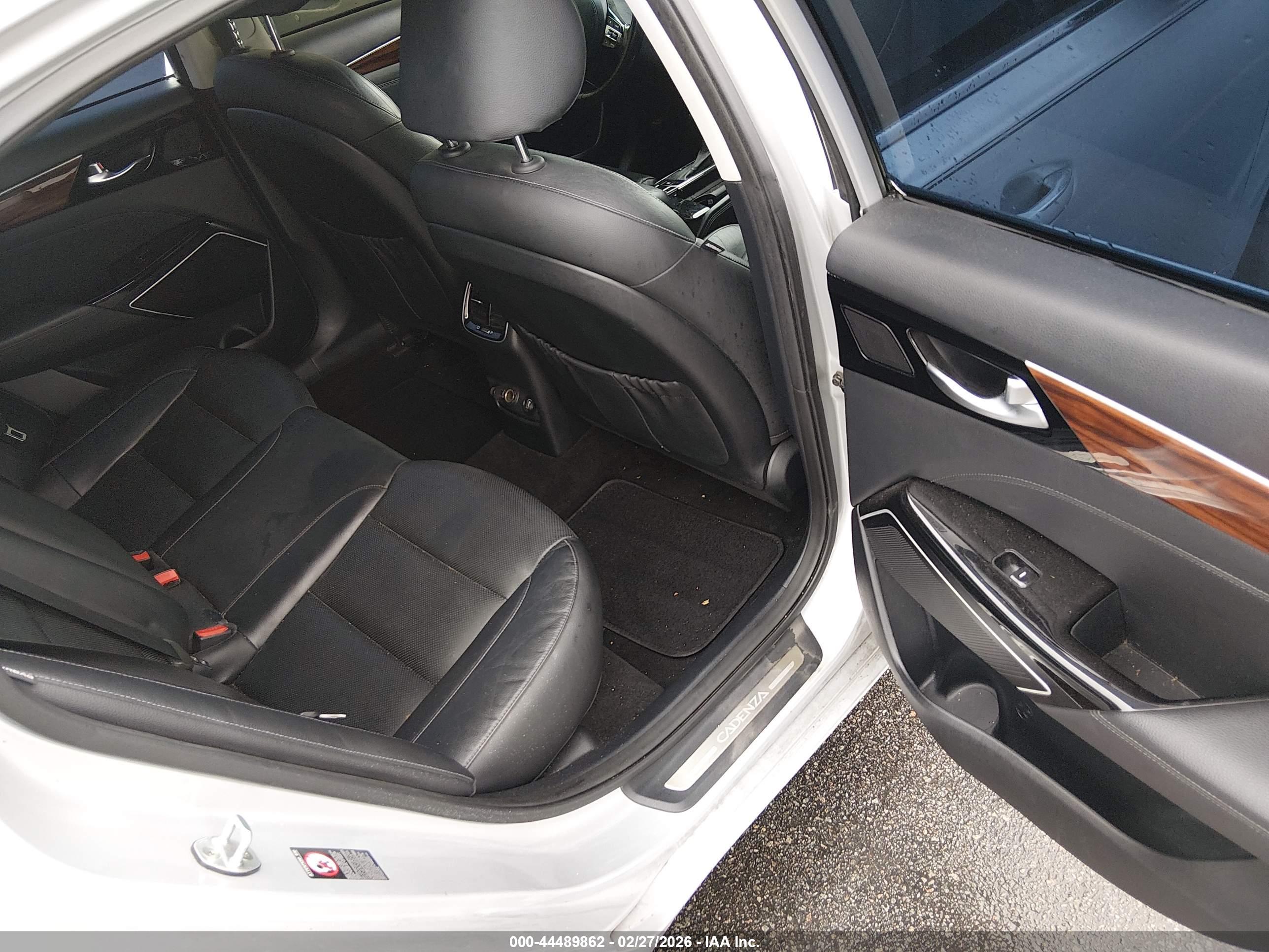 KIA CADENZA image 8