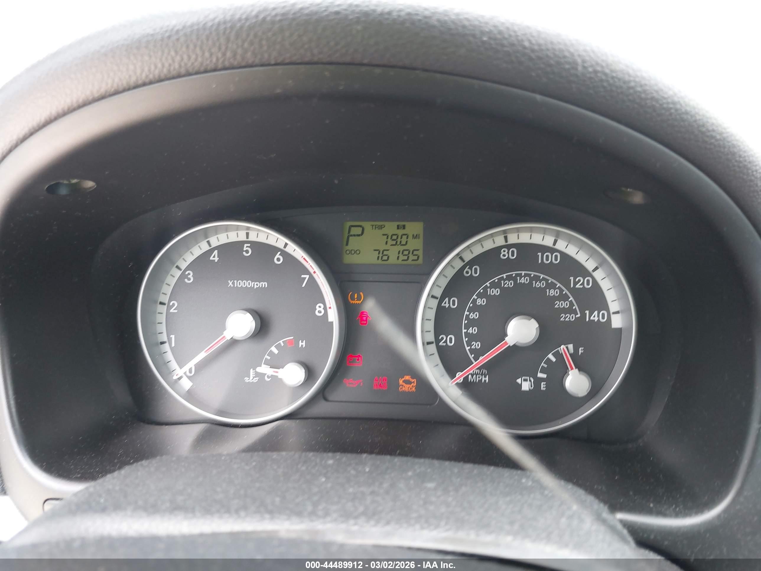 HYUNDAI ACCENT image 7