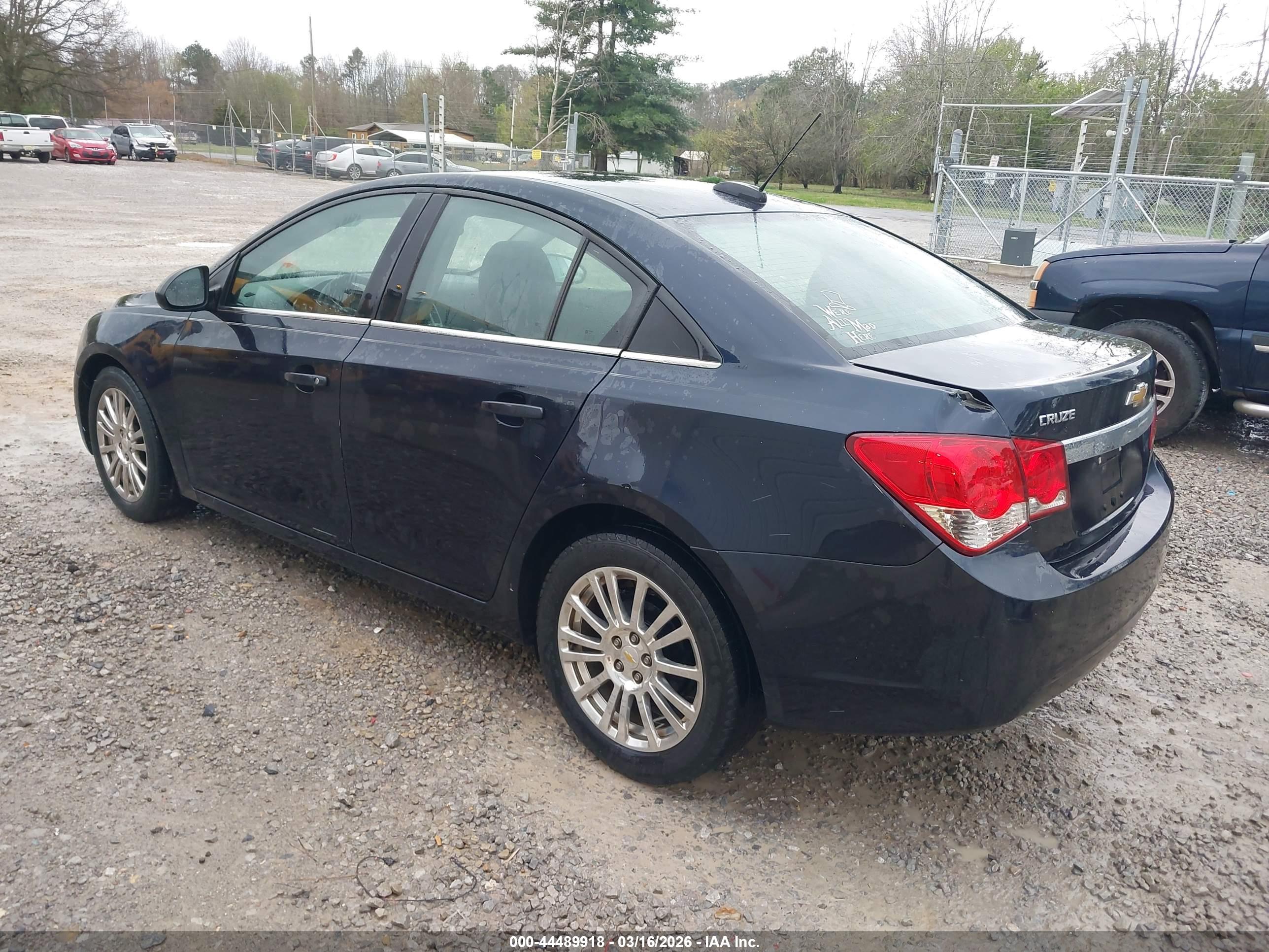 CHEVROLET CRUZE image 3