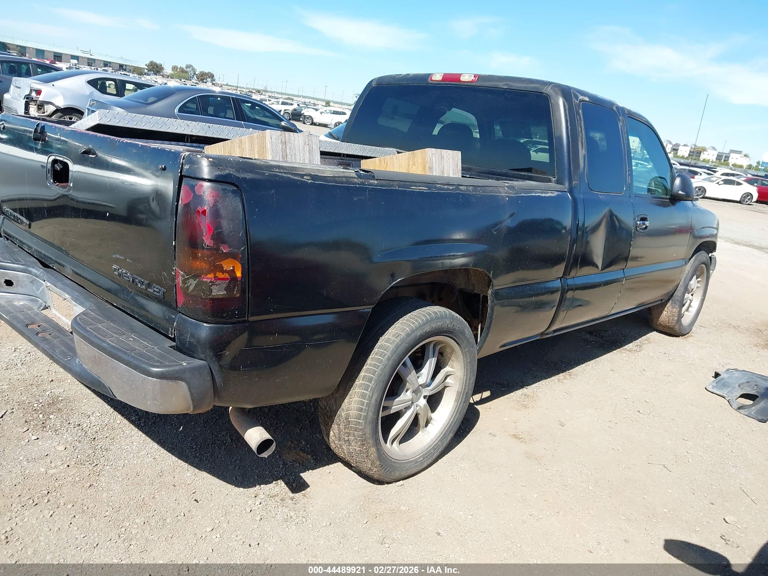 CHEVROLET SILVERADO image 4