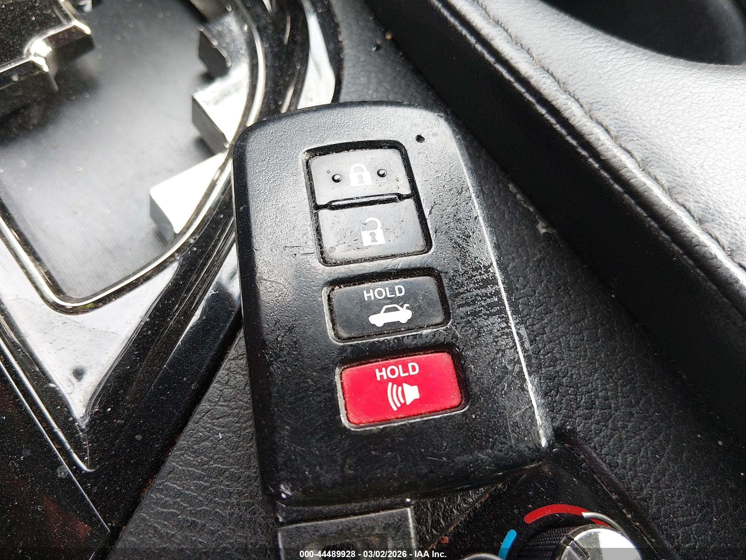 TOYOTA AVALON image 11