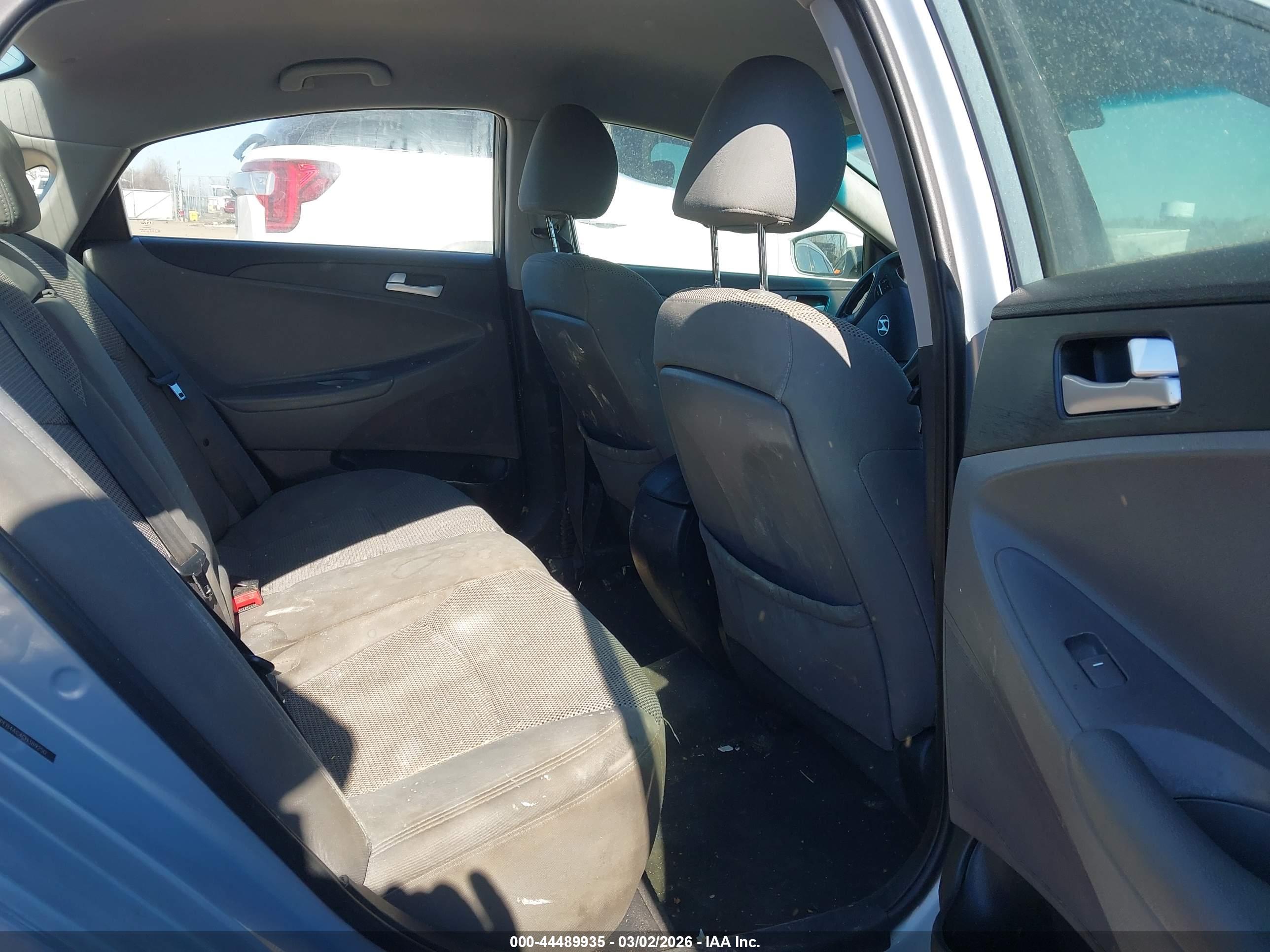 HYUNDAI SONATA image 8