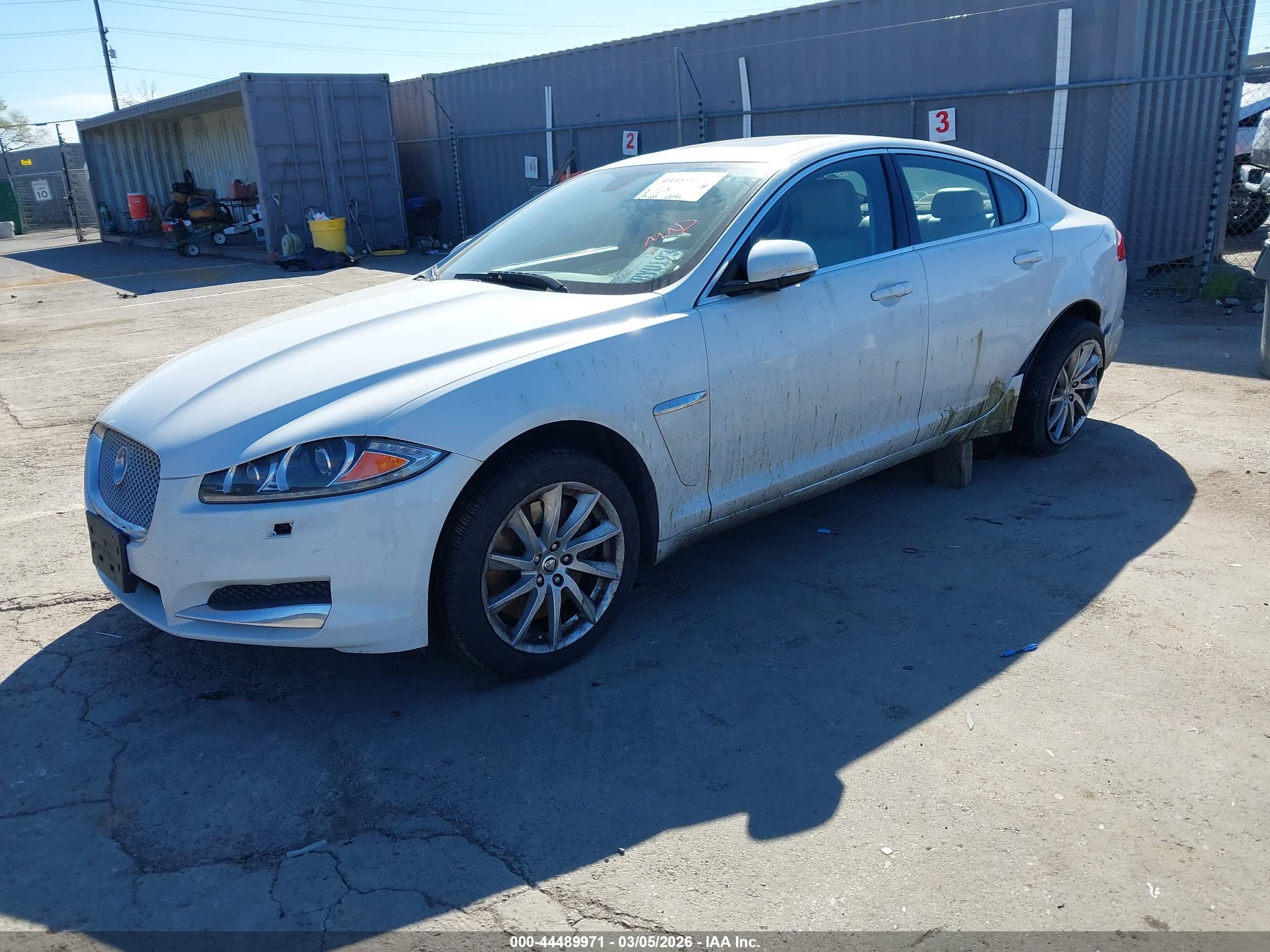 JAGUAR XF image 2