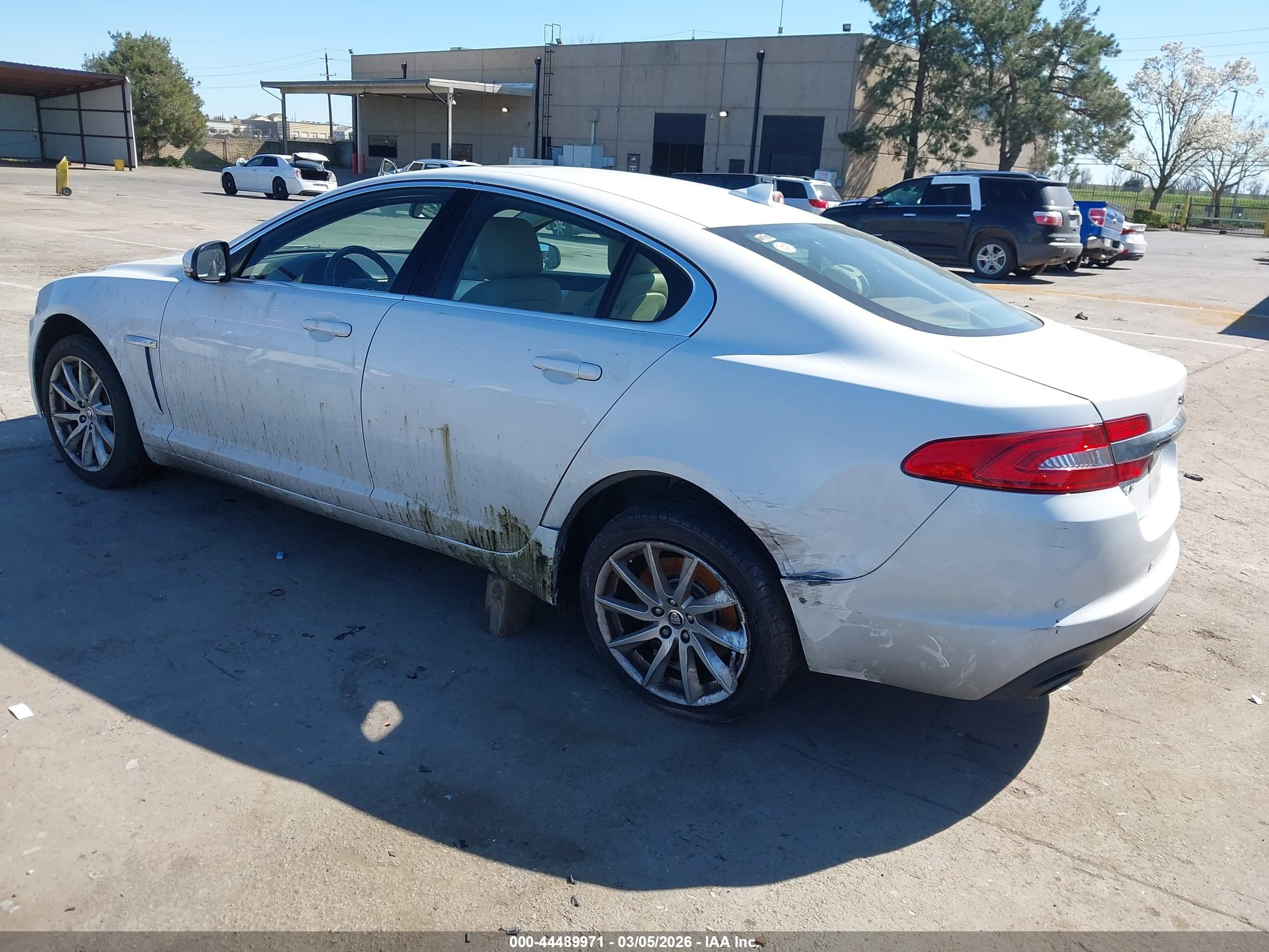 JAGUAR XF image 3