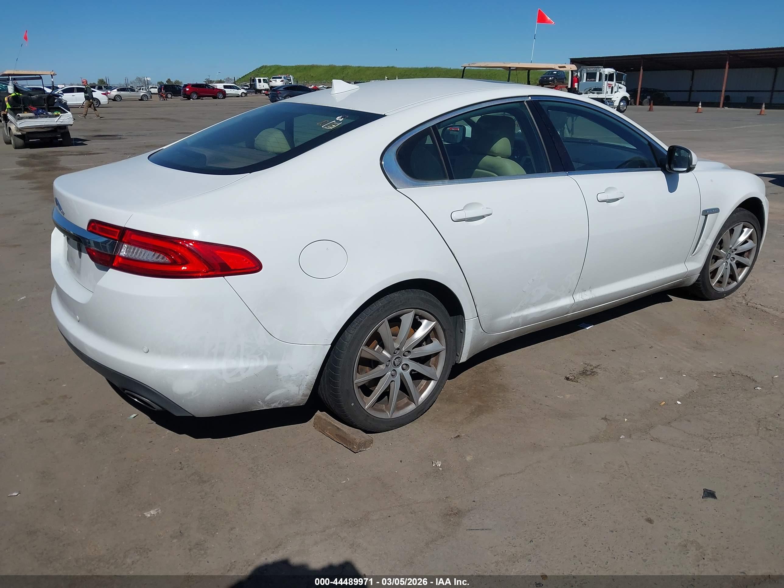 JAGUAR XF image 4