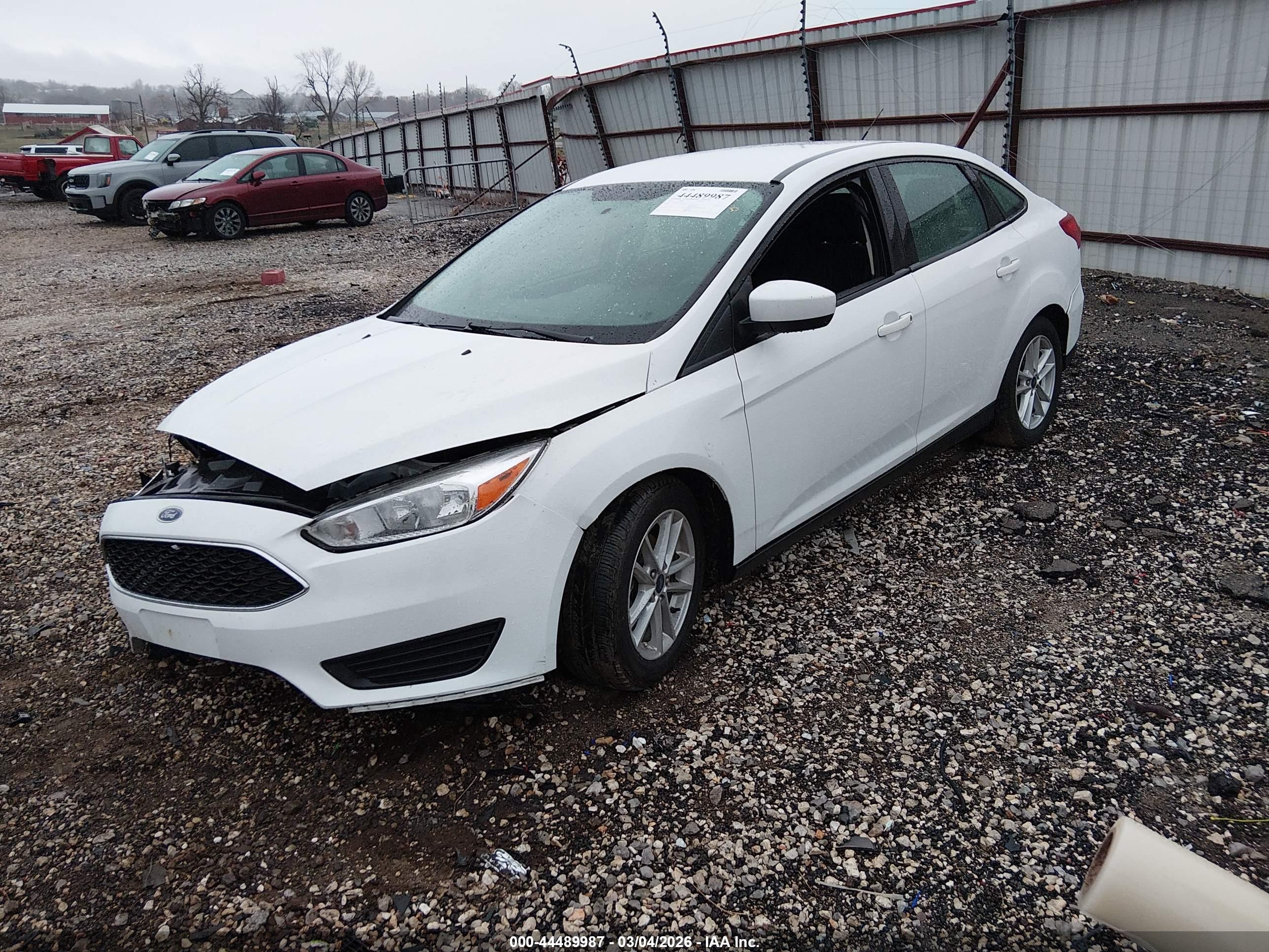 FORD FOCUS image 2