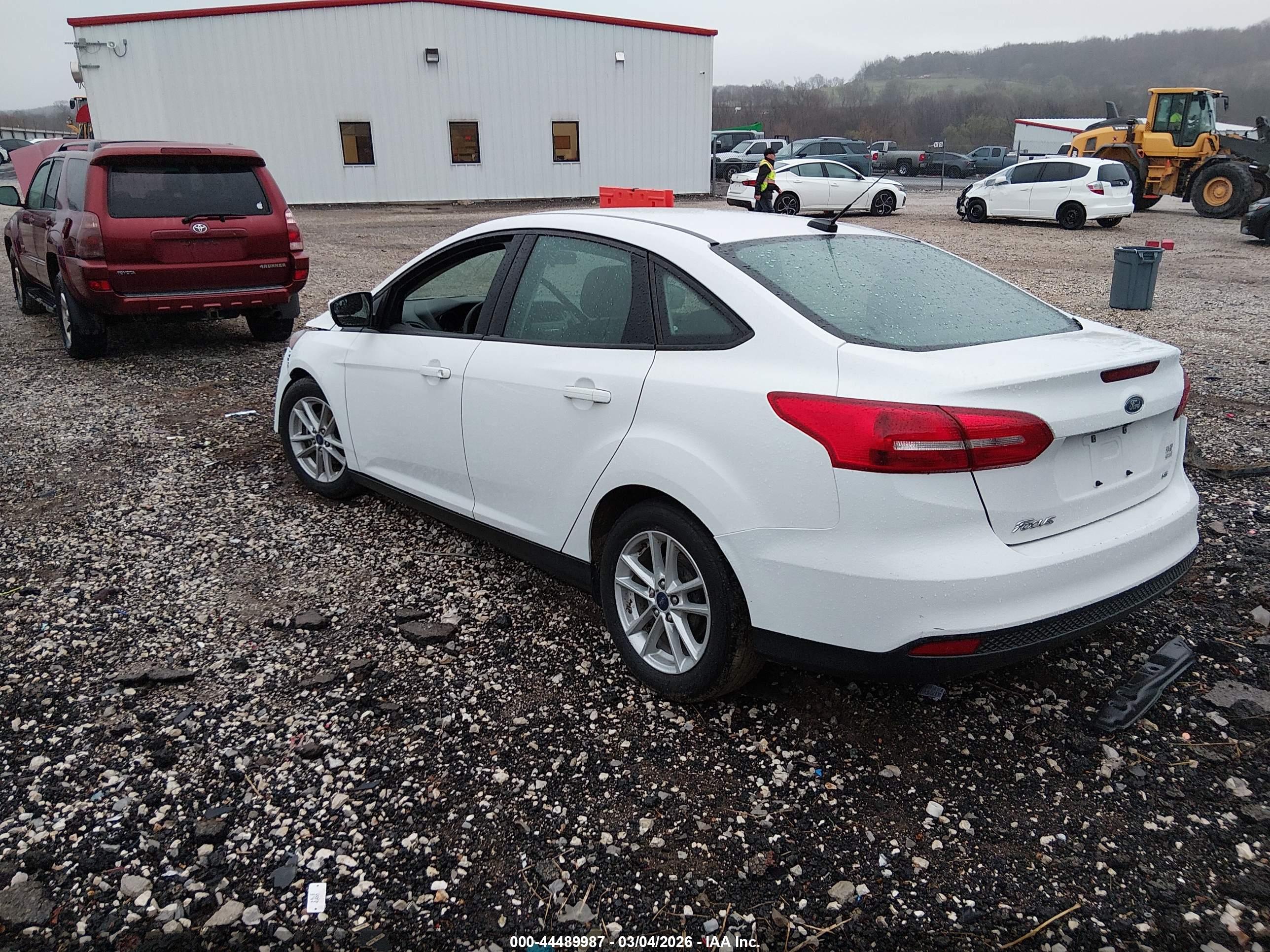 FORD FOCUS image 3