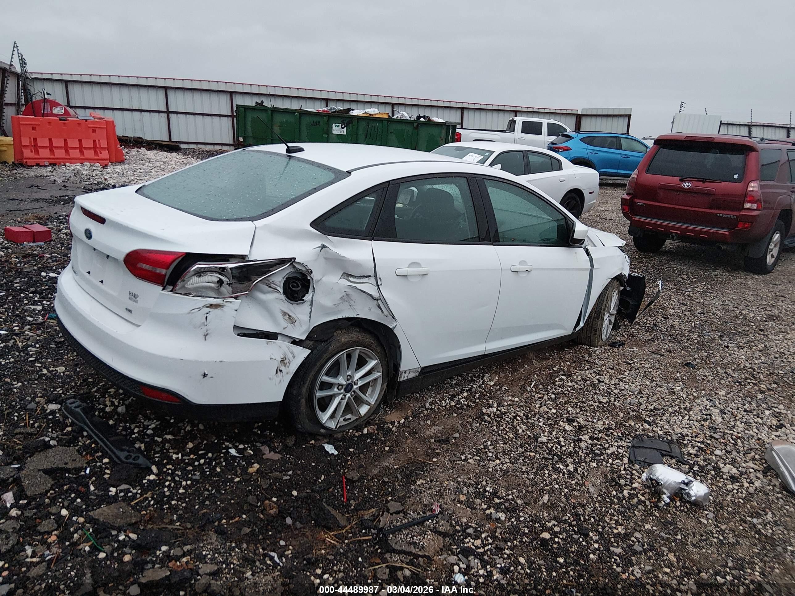 FORD FOCUS image 4