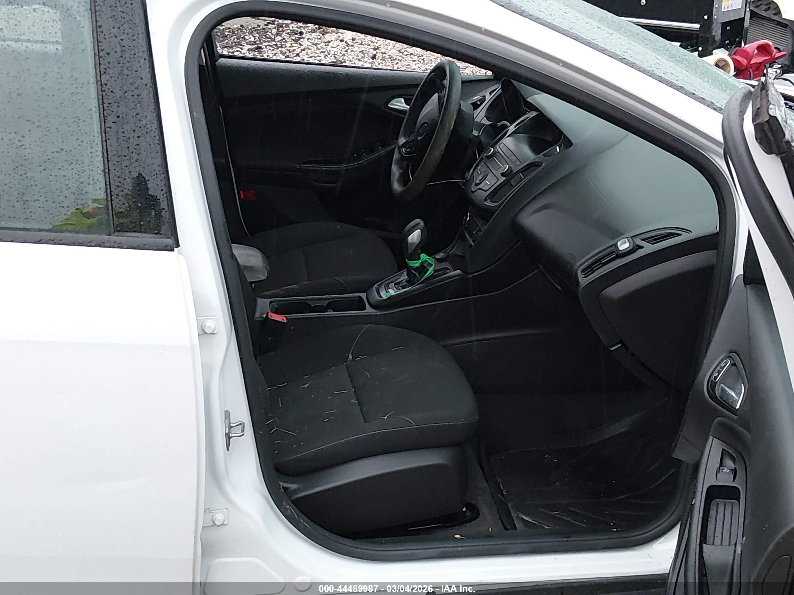 FORD FOCUS image 5