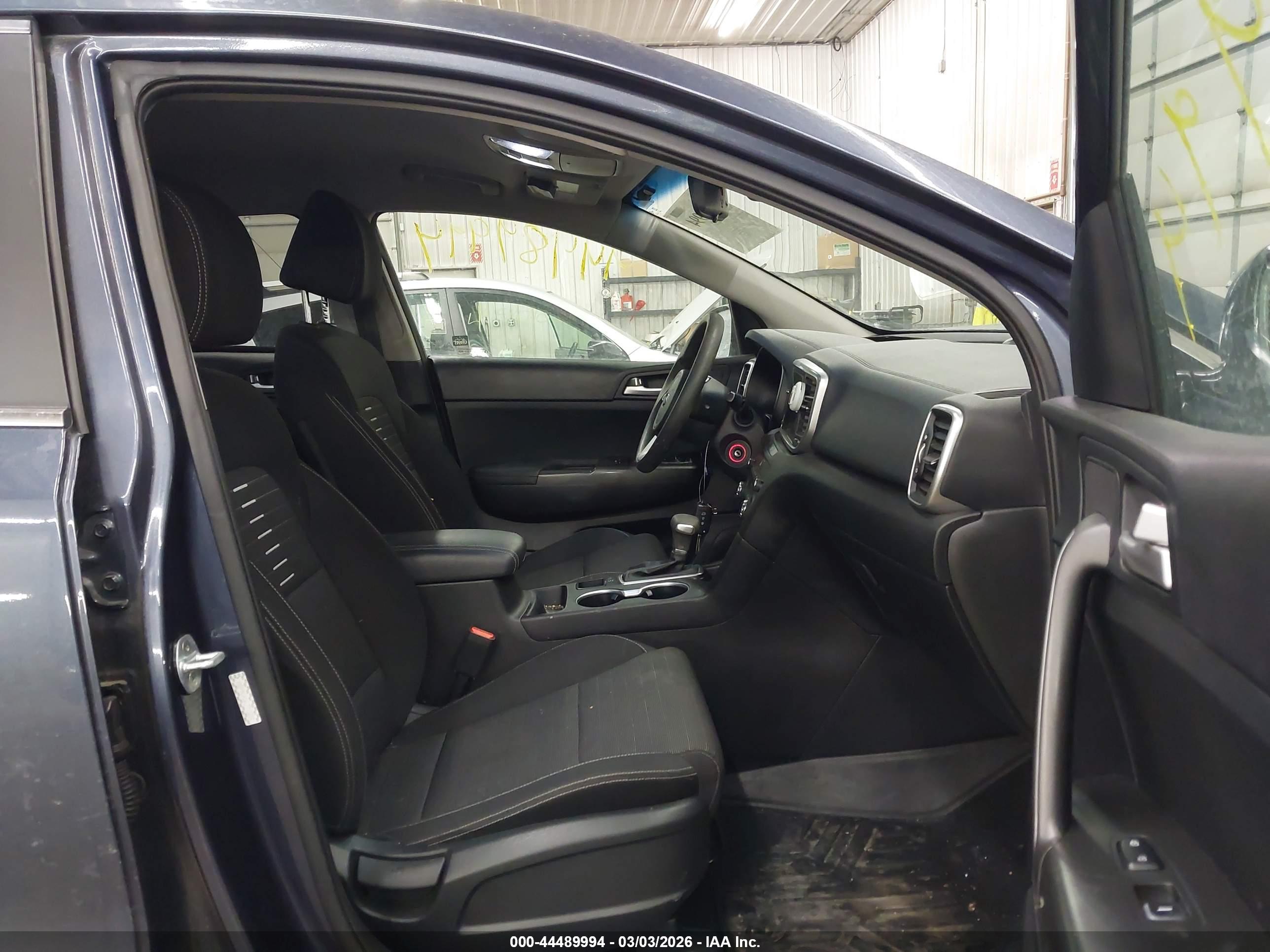KIA SPORTAGE image 5