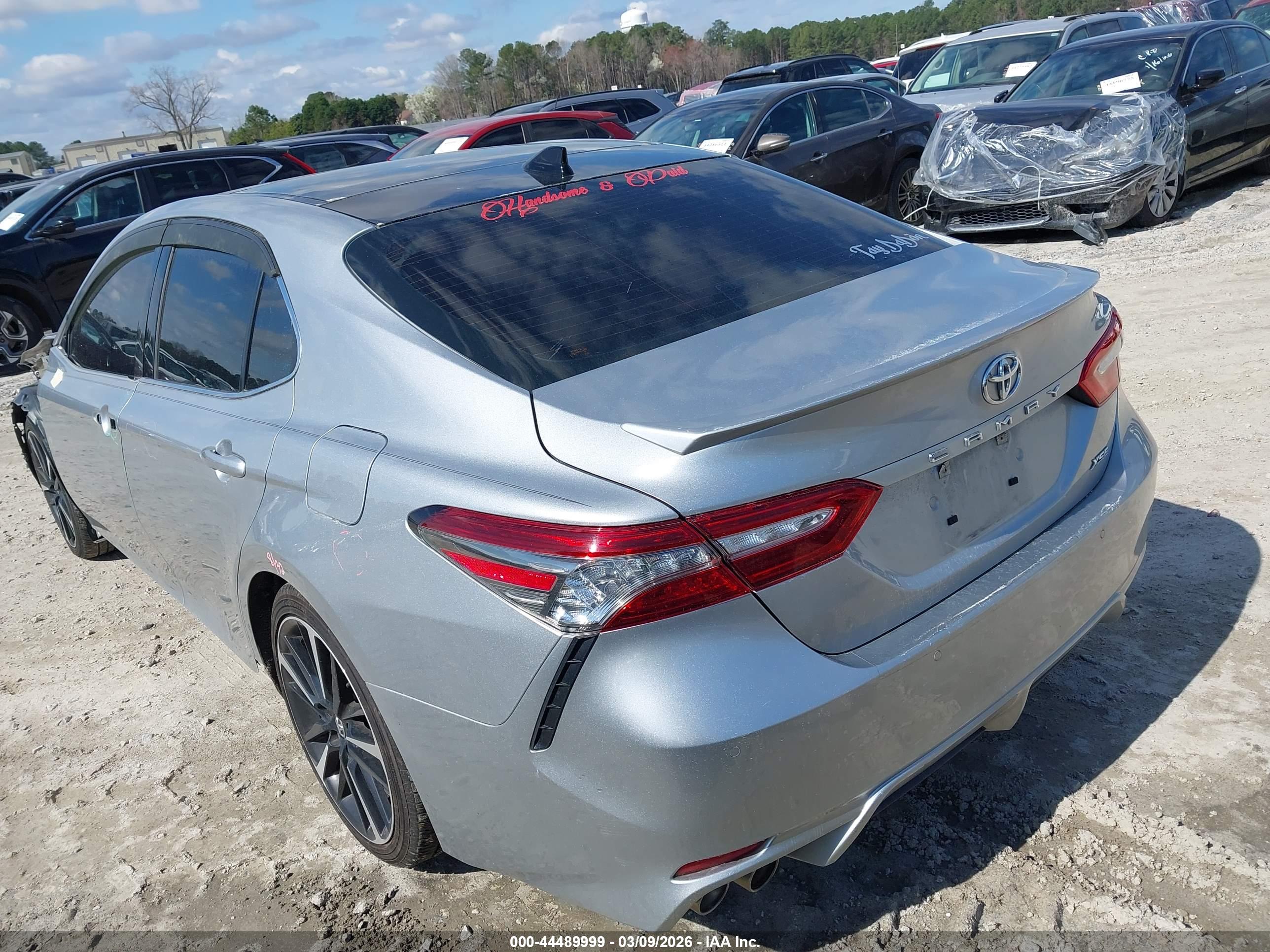 TOYOTA CAMRY image 3
