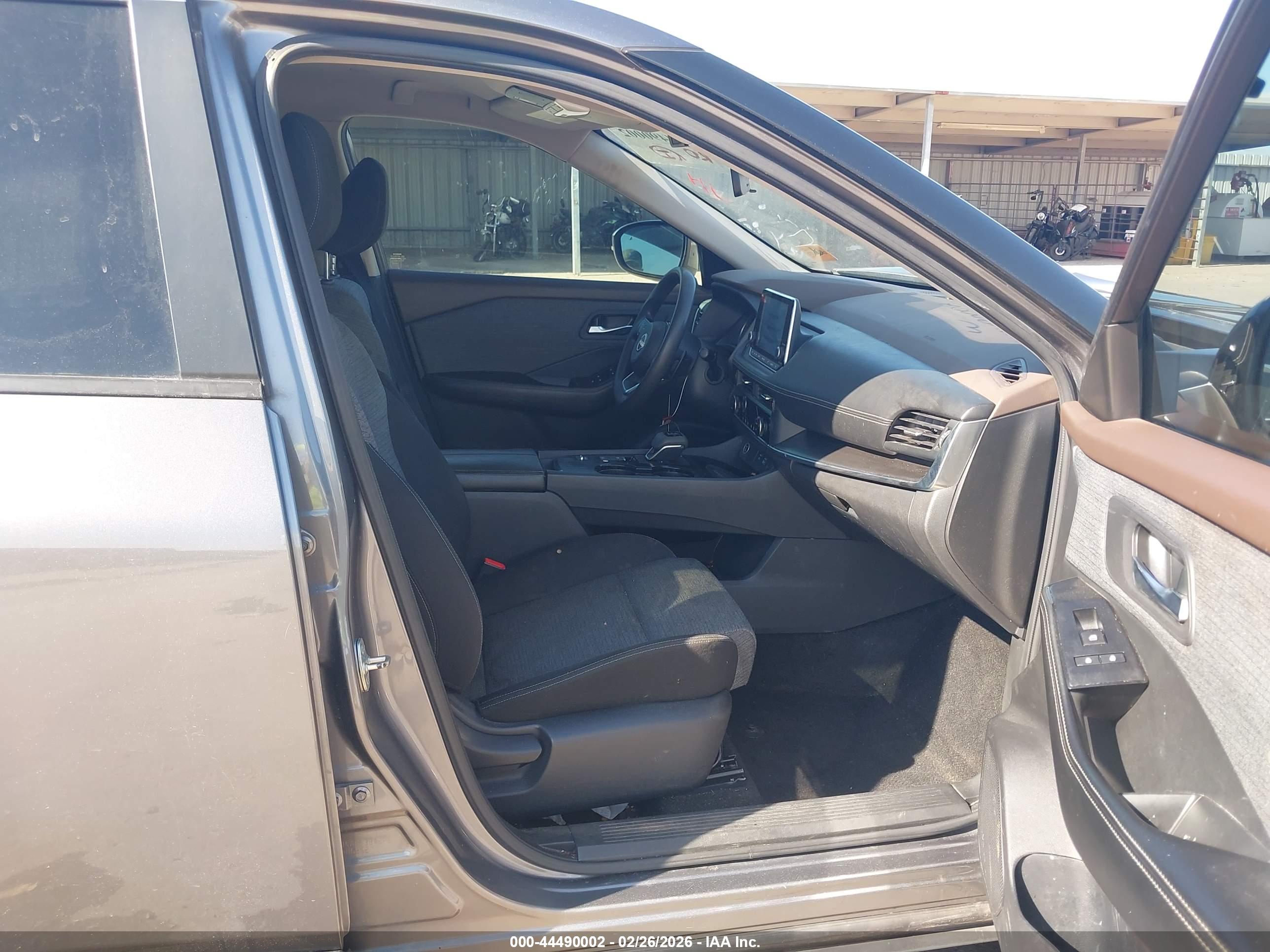 NISSAN ROGUE image 5