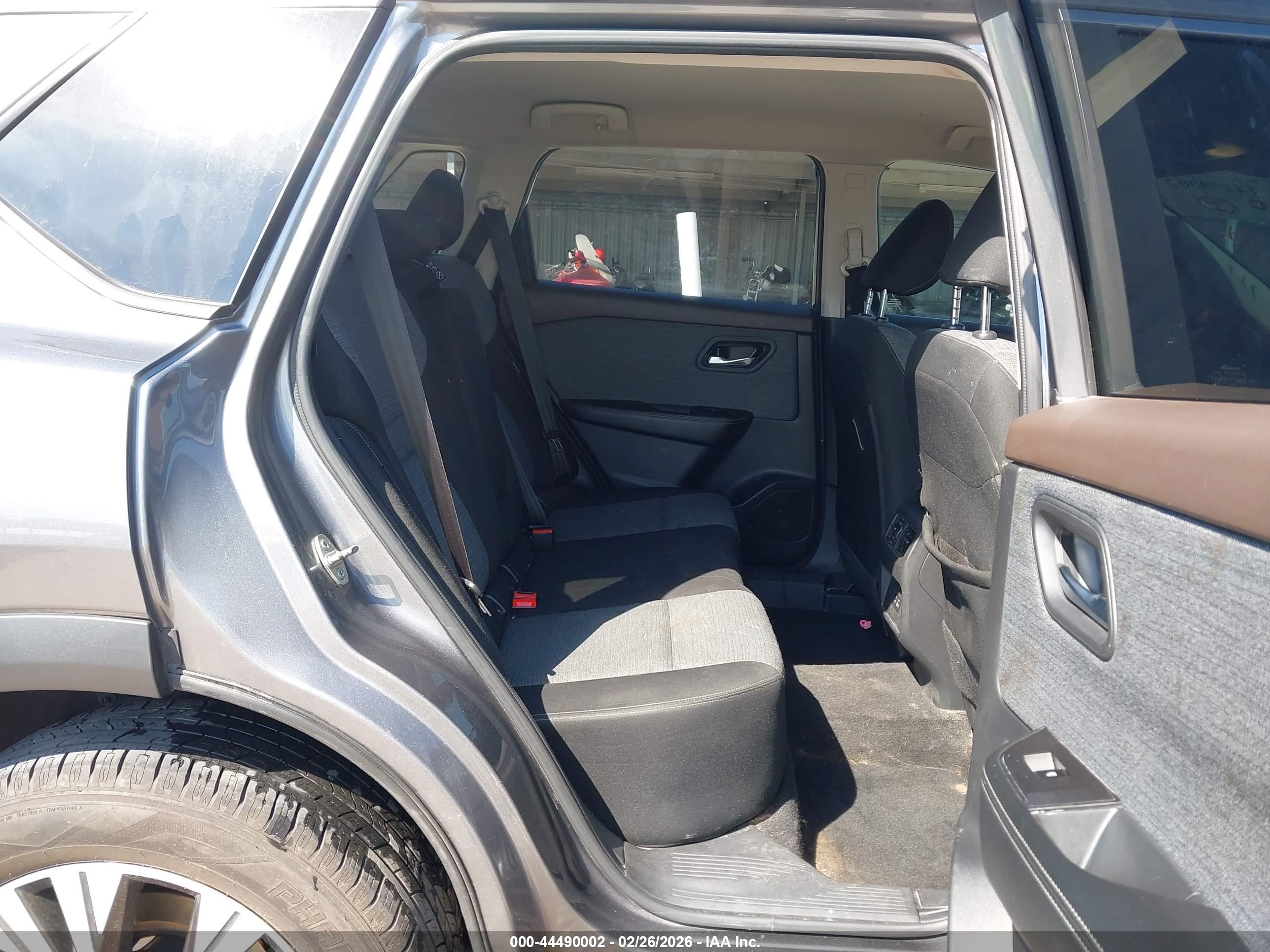 NISSAN ROGUE image 8