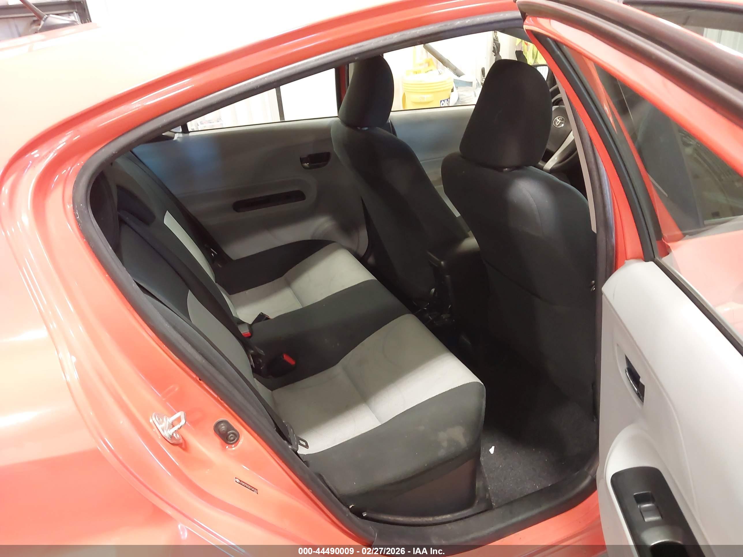 TOYOTA PRIUS image 8