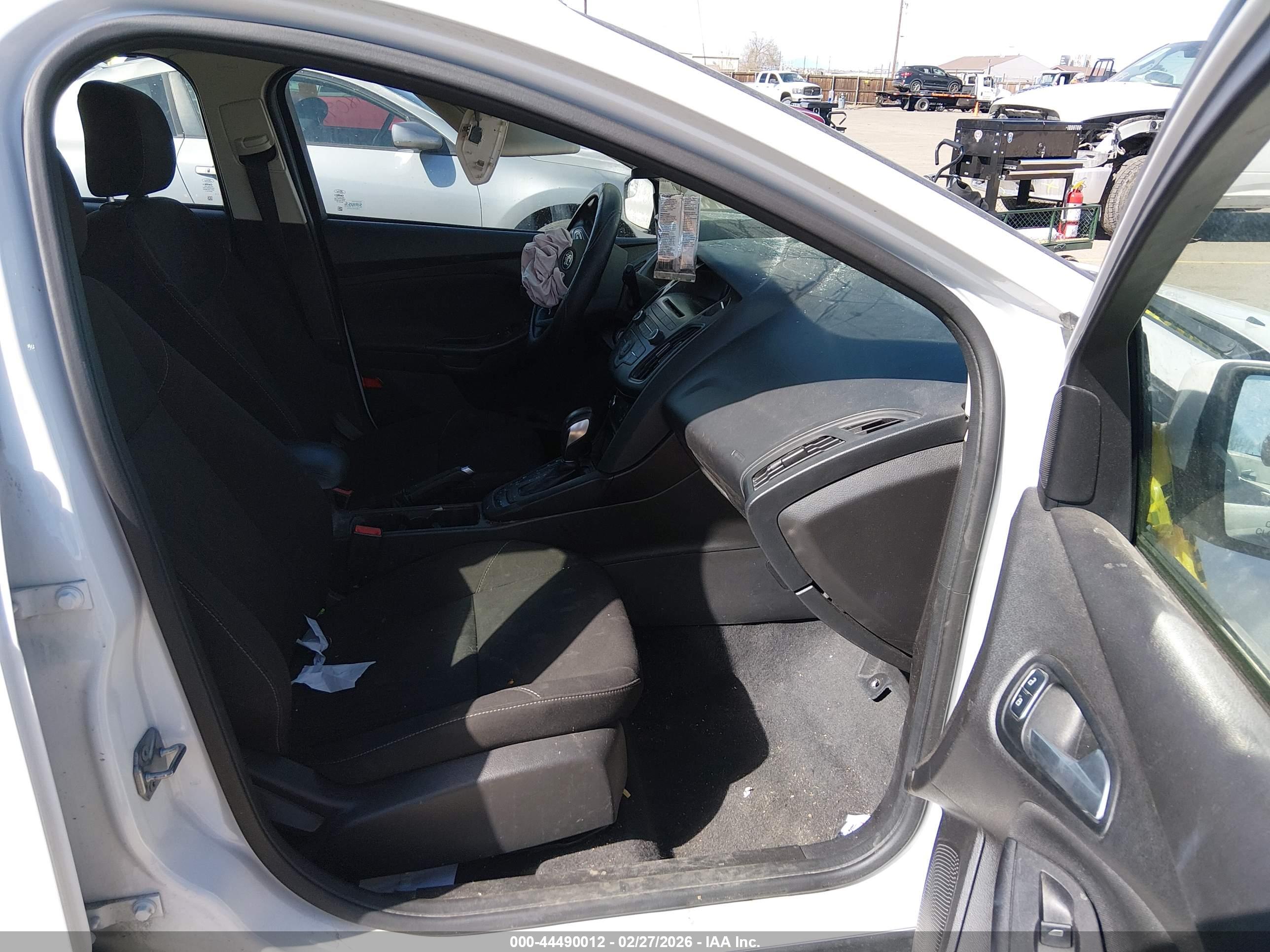 FORD FOCUS image 5