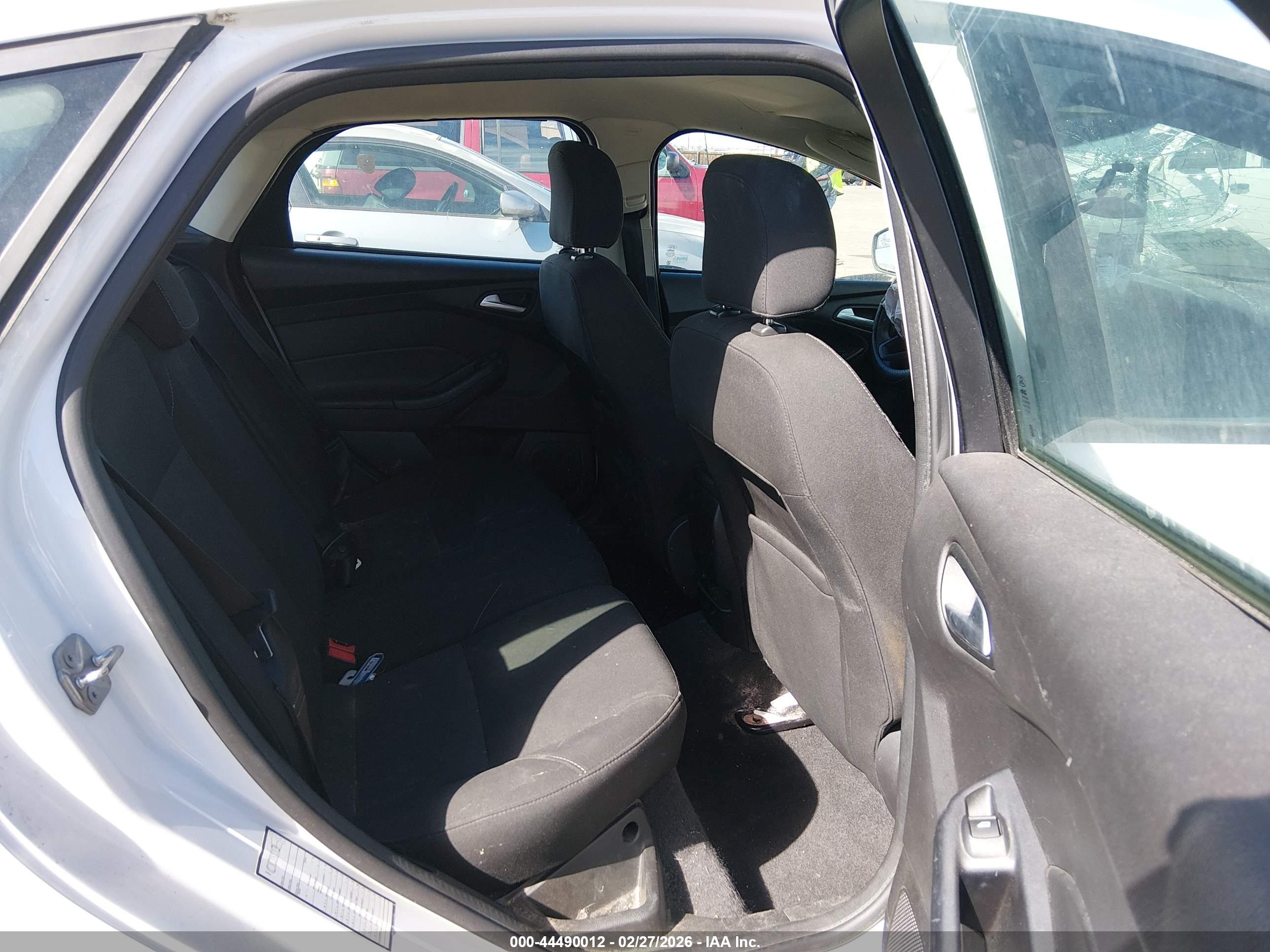 FORD FOCUS image 8