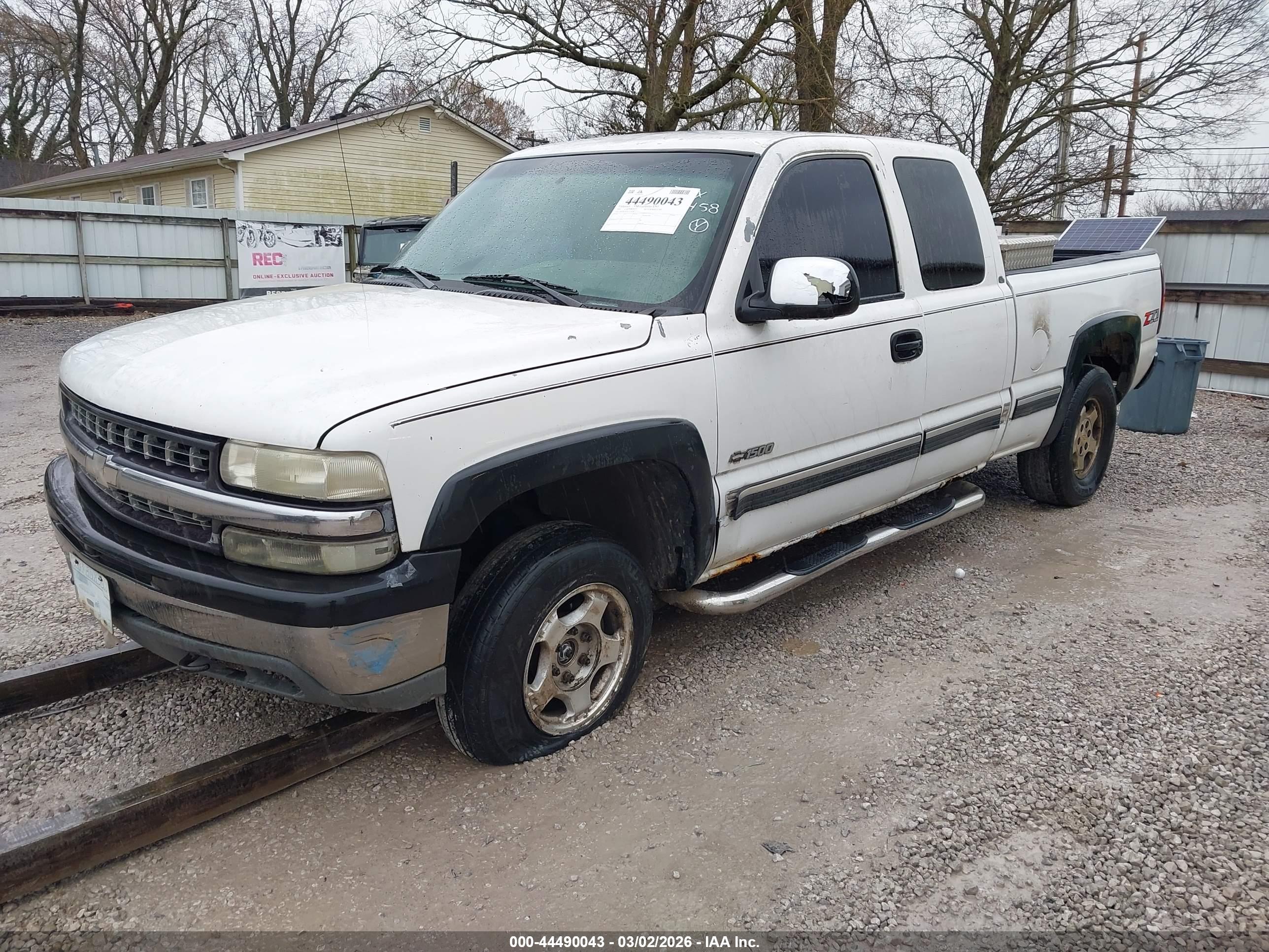 CHEVROLET SILVERADO image 2