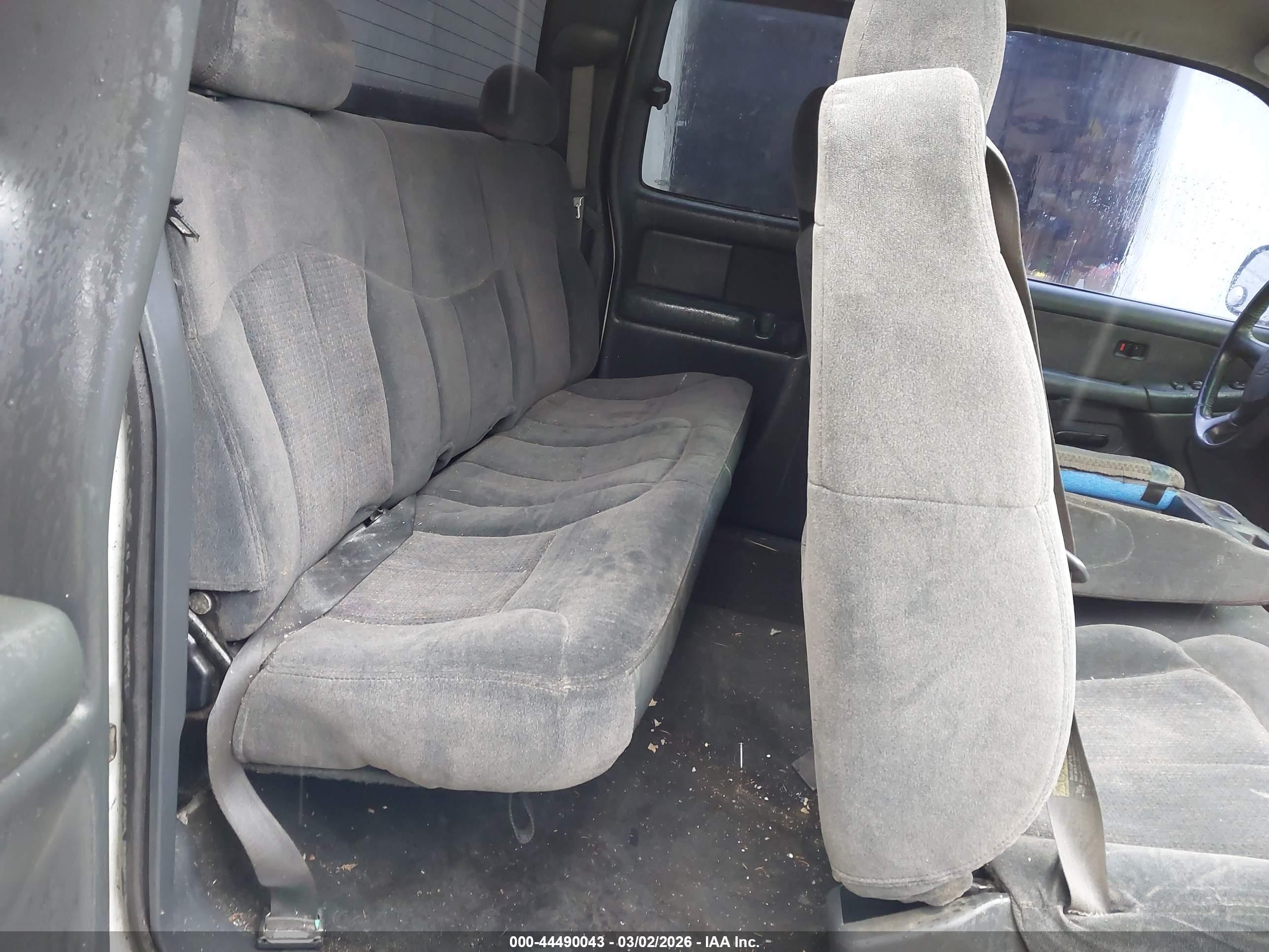 CHEVROLET SILVERADO image 8