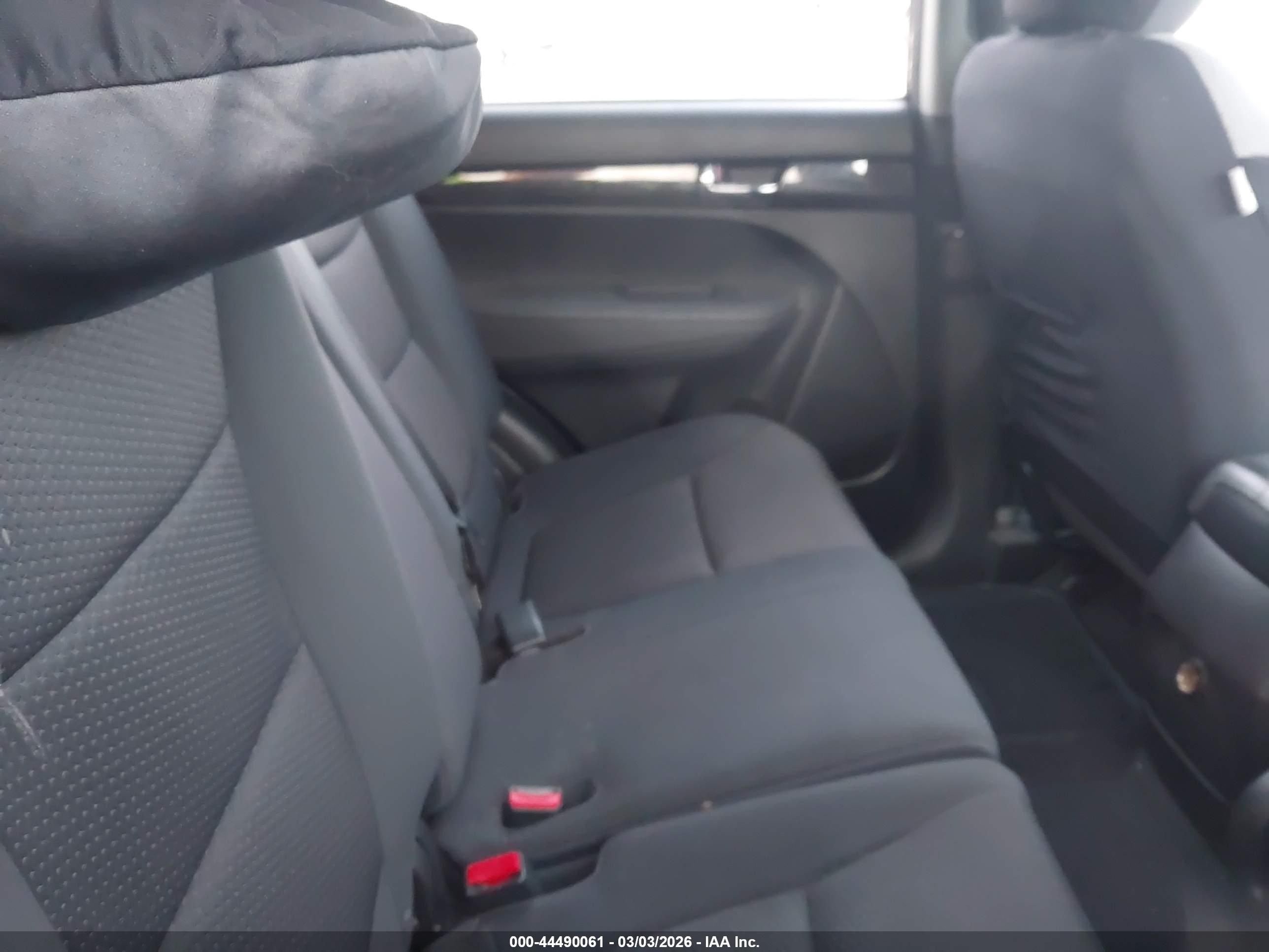 KIA SORENTO image 8