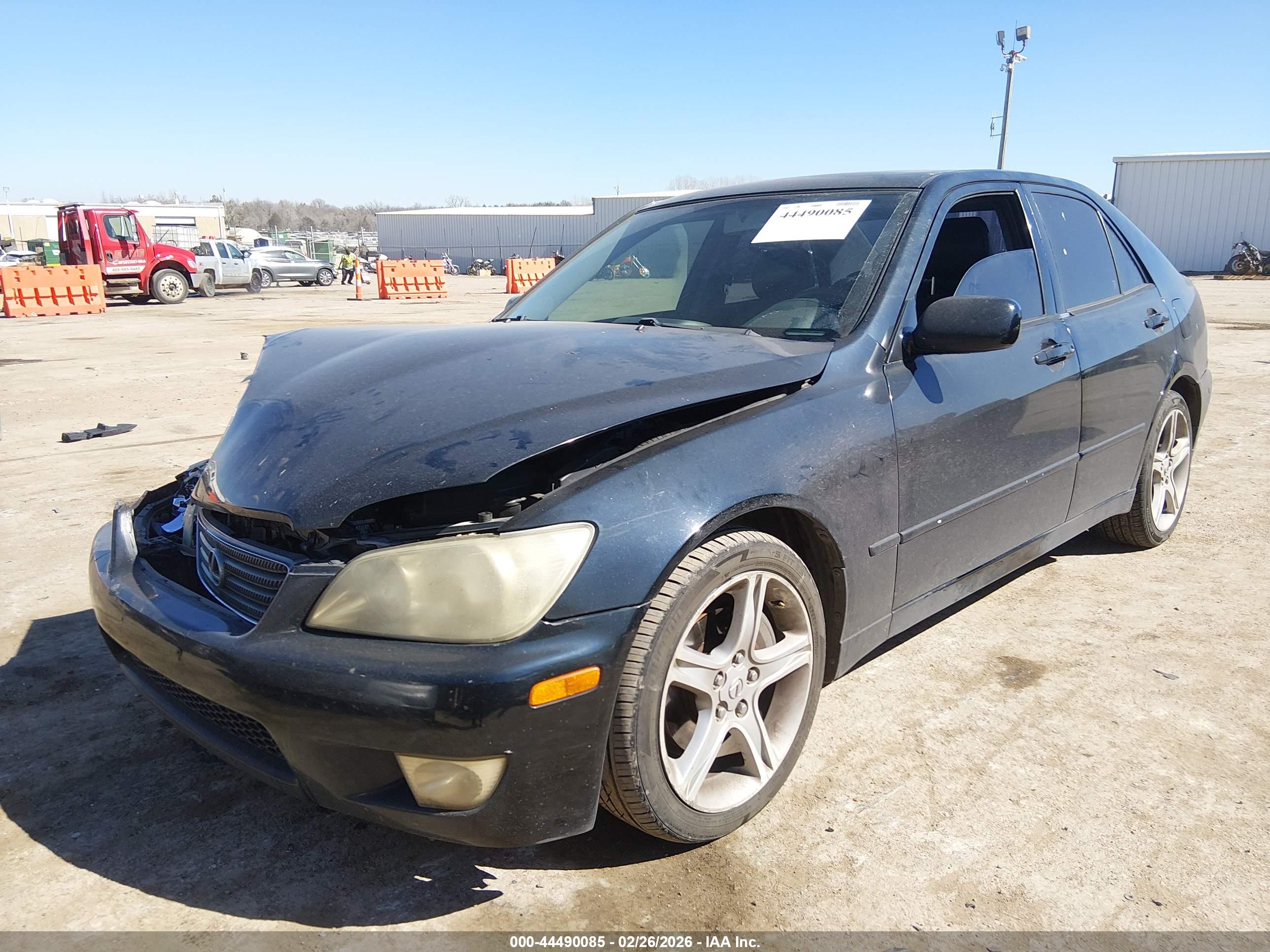 LEXUS IS image 2