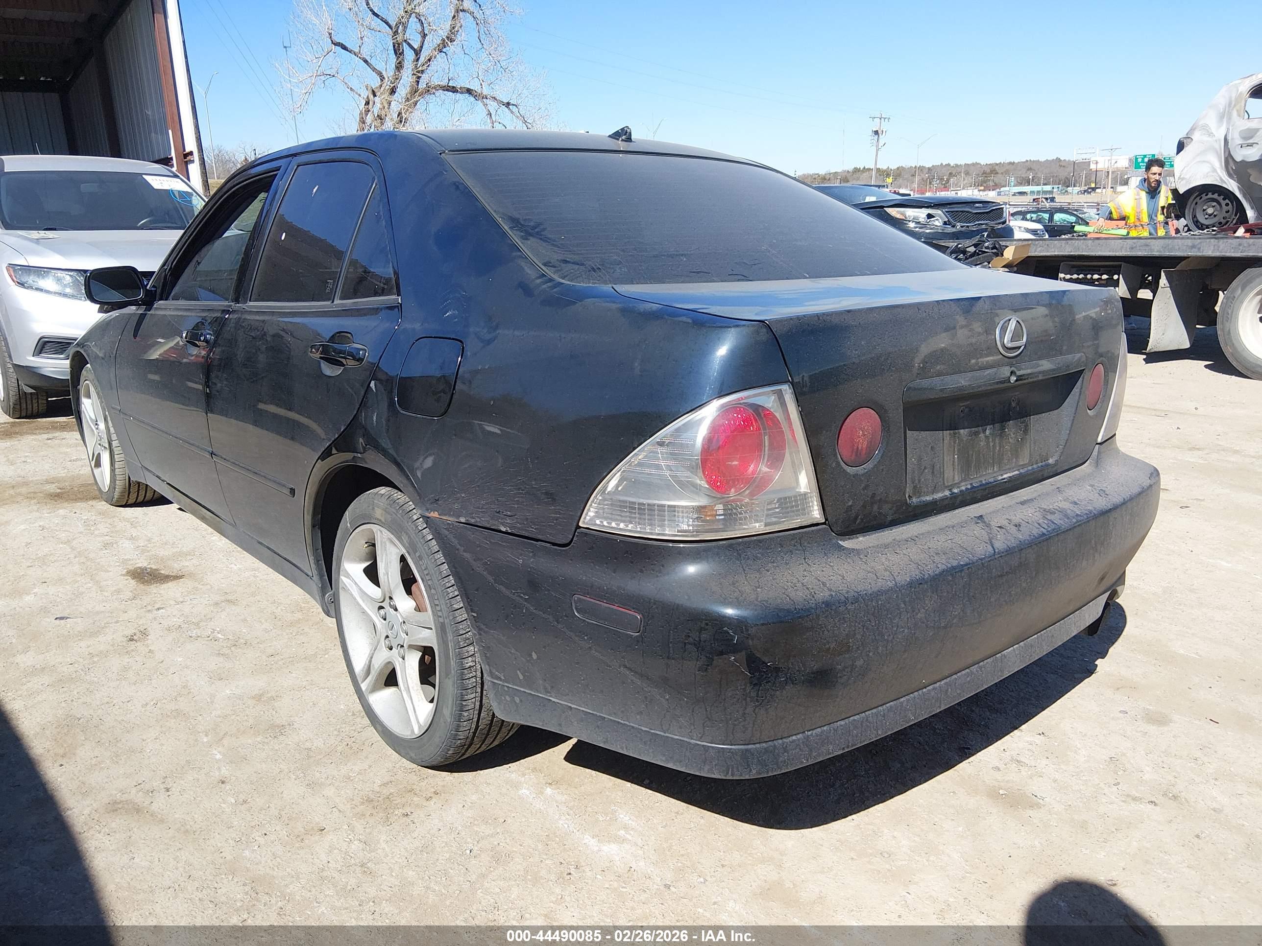 LEXUS IS image 3