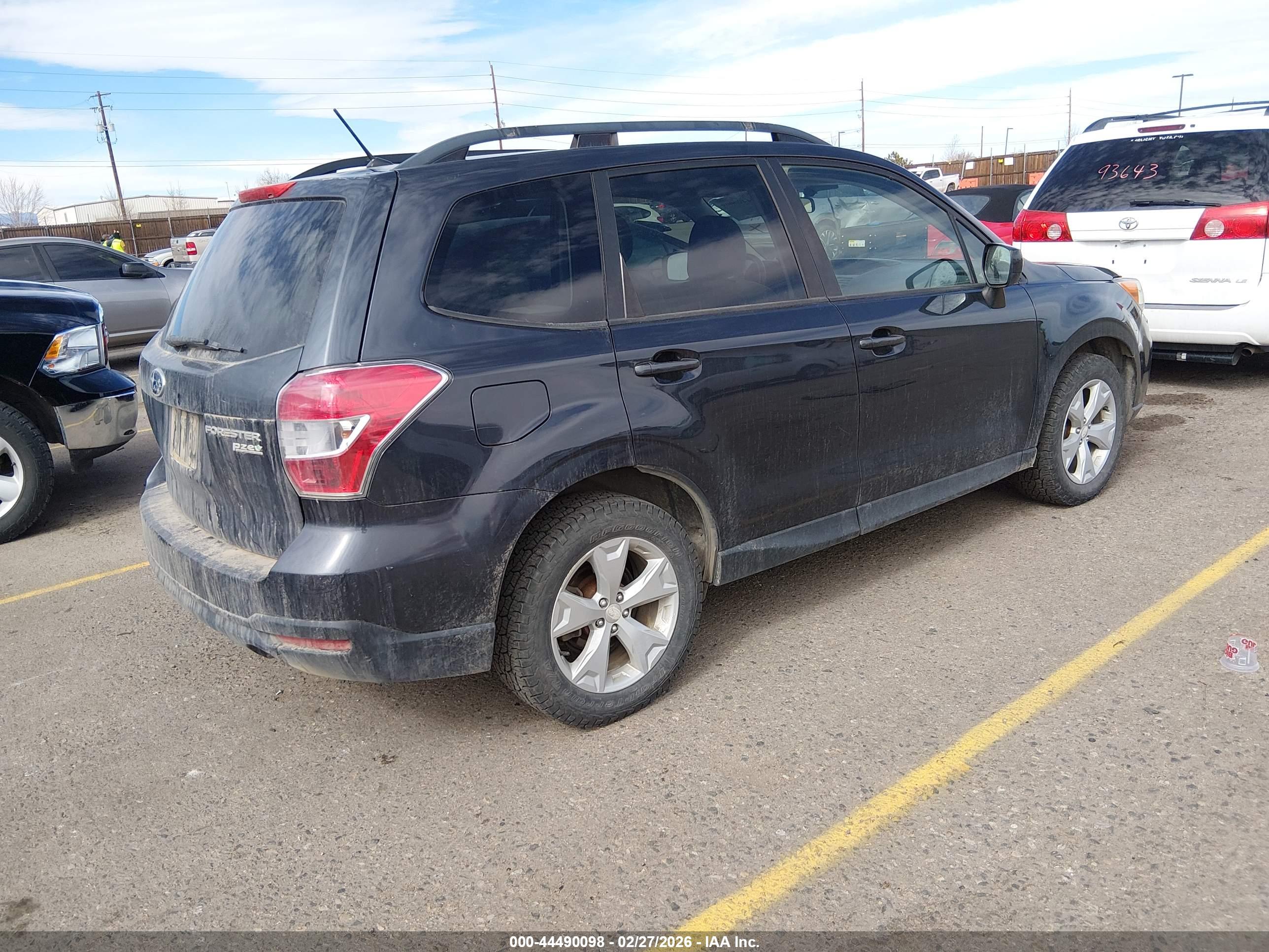 SUBARU FORESTER image 4