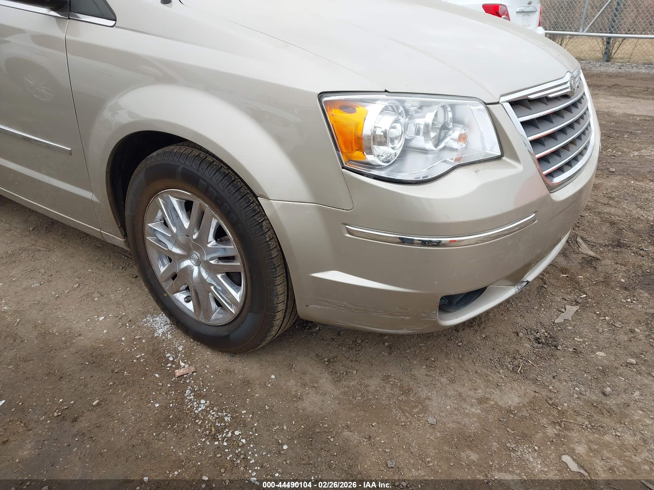 CHRYSLER TOWN image 6
