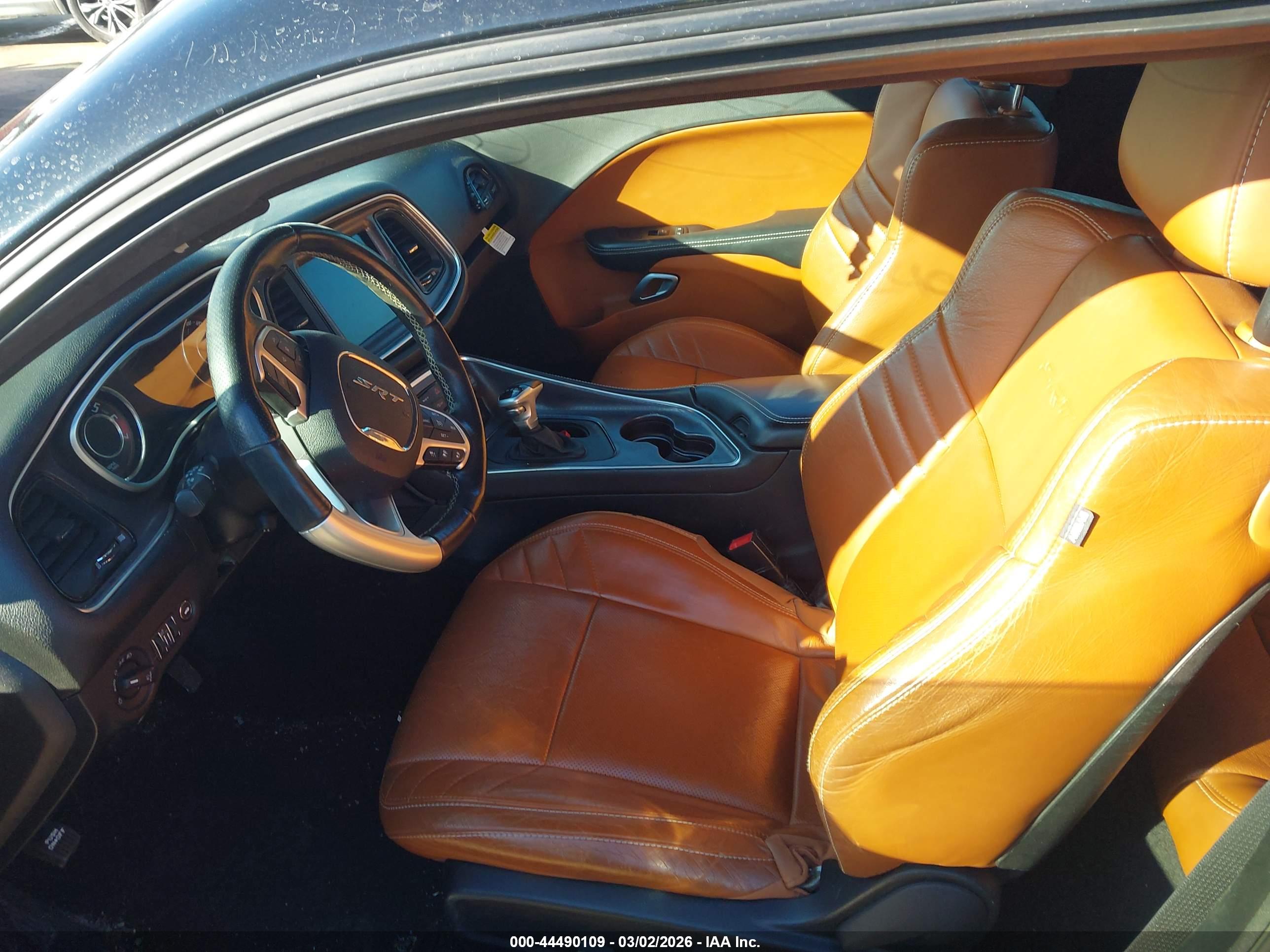 DODGE CHALLENGER image 5