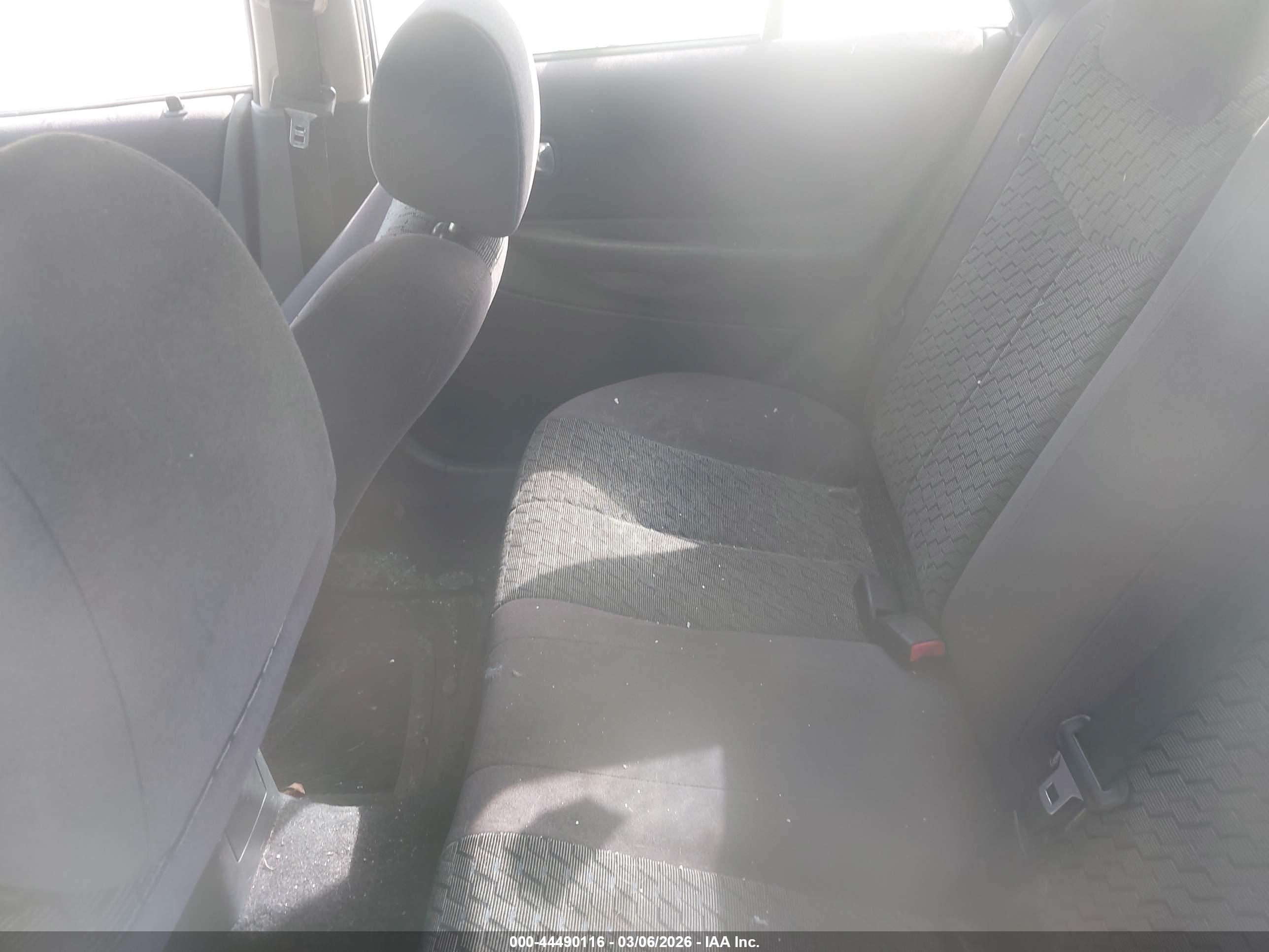 MAZDA PROTEGE image 8