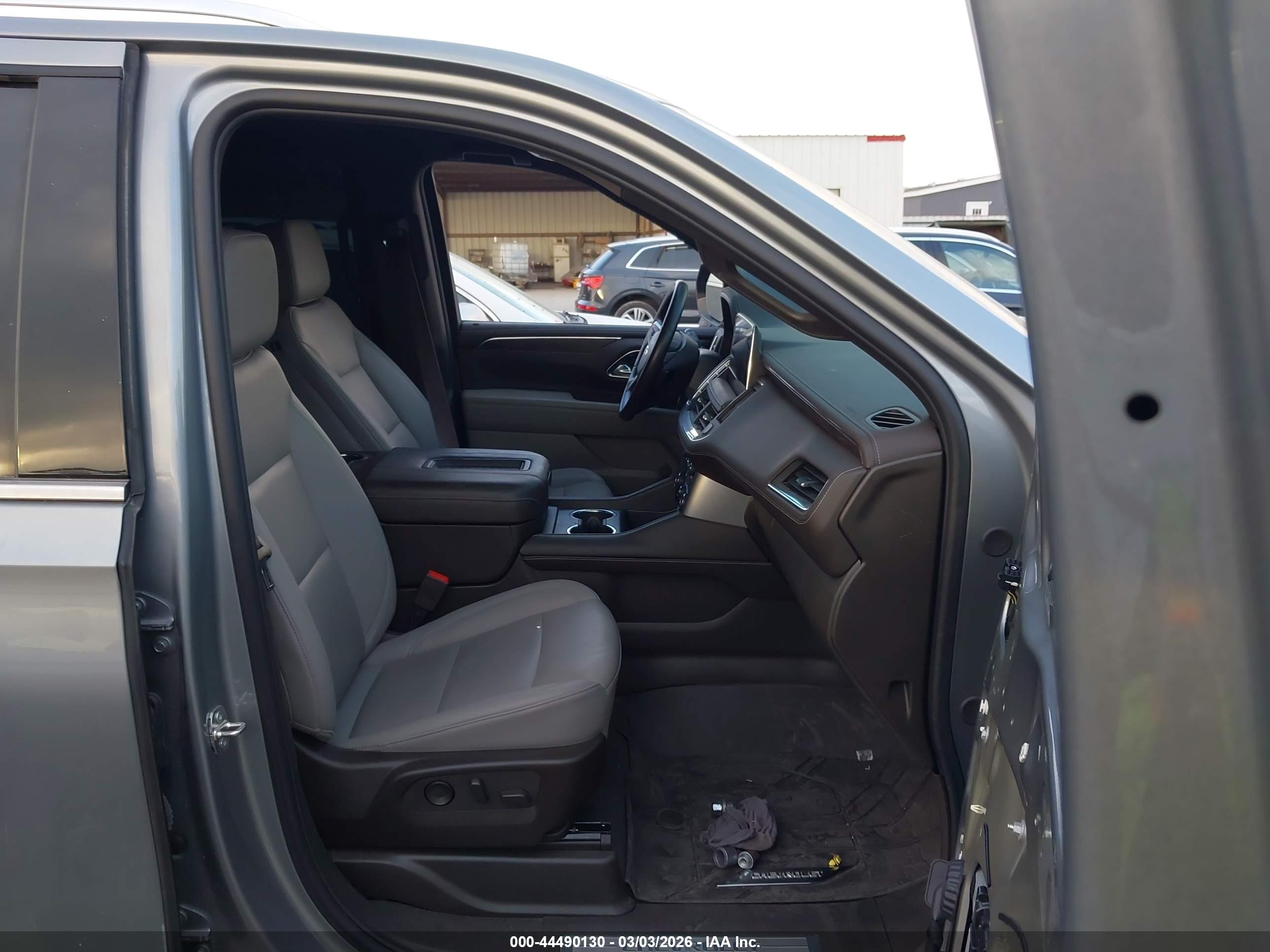 CHEVROLET TAHOE image 5