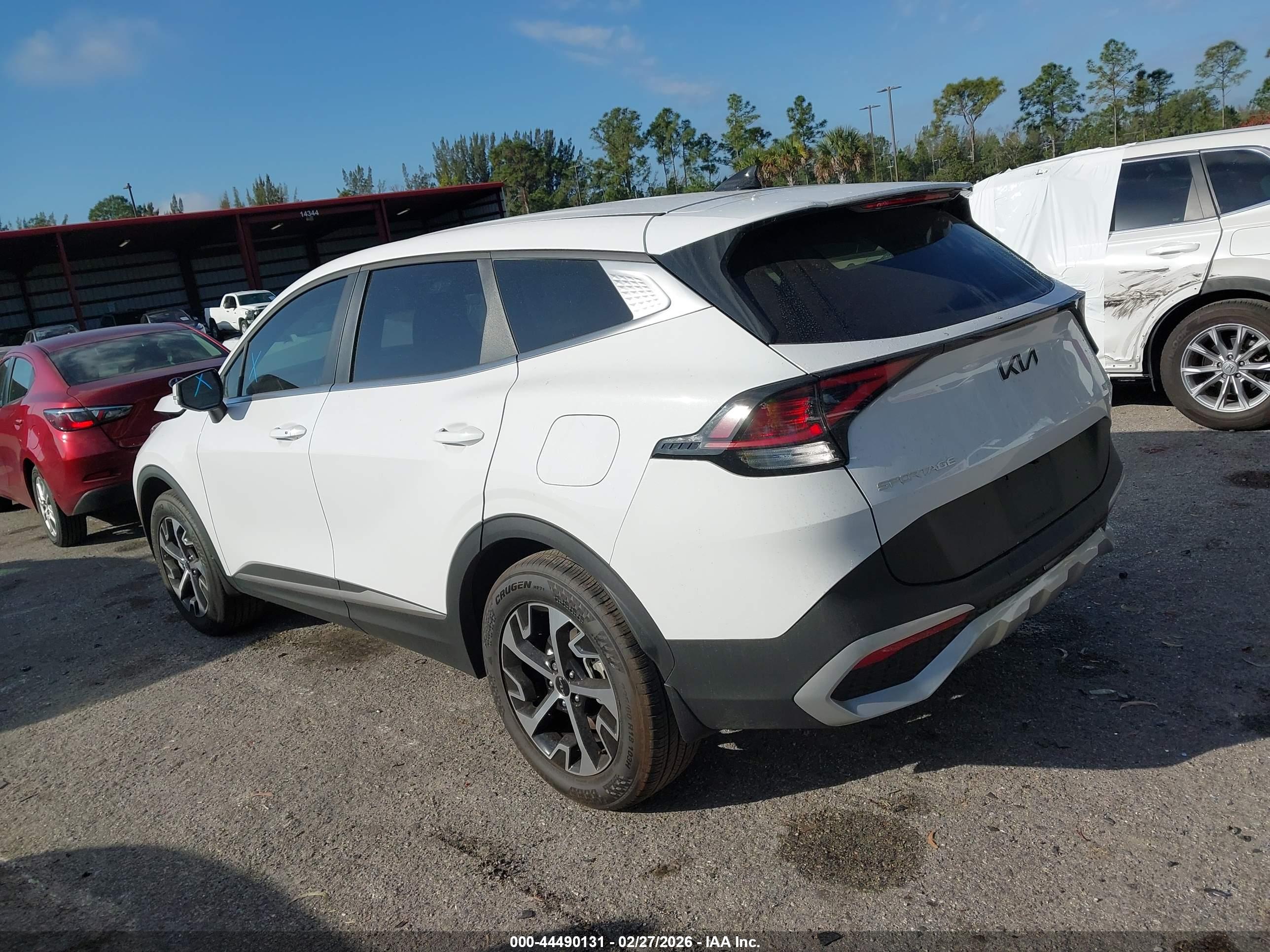 KIA SPORTAGE image 3