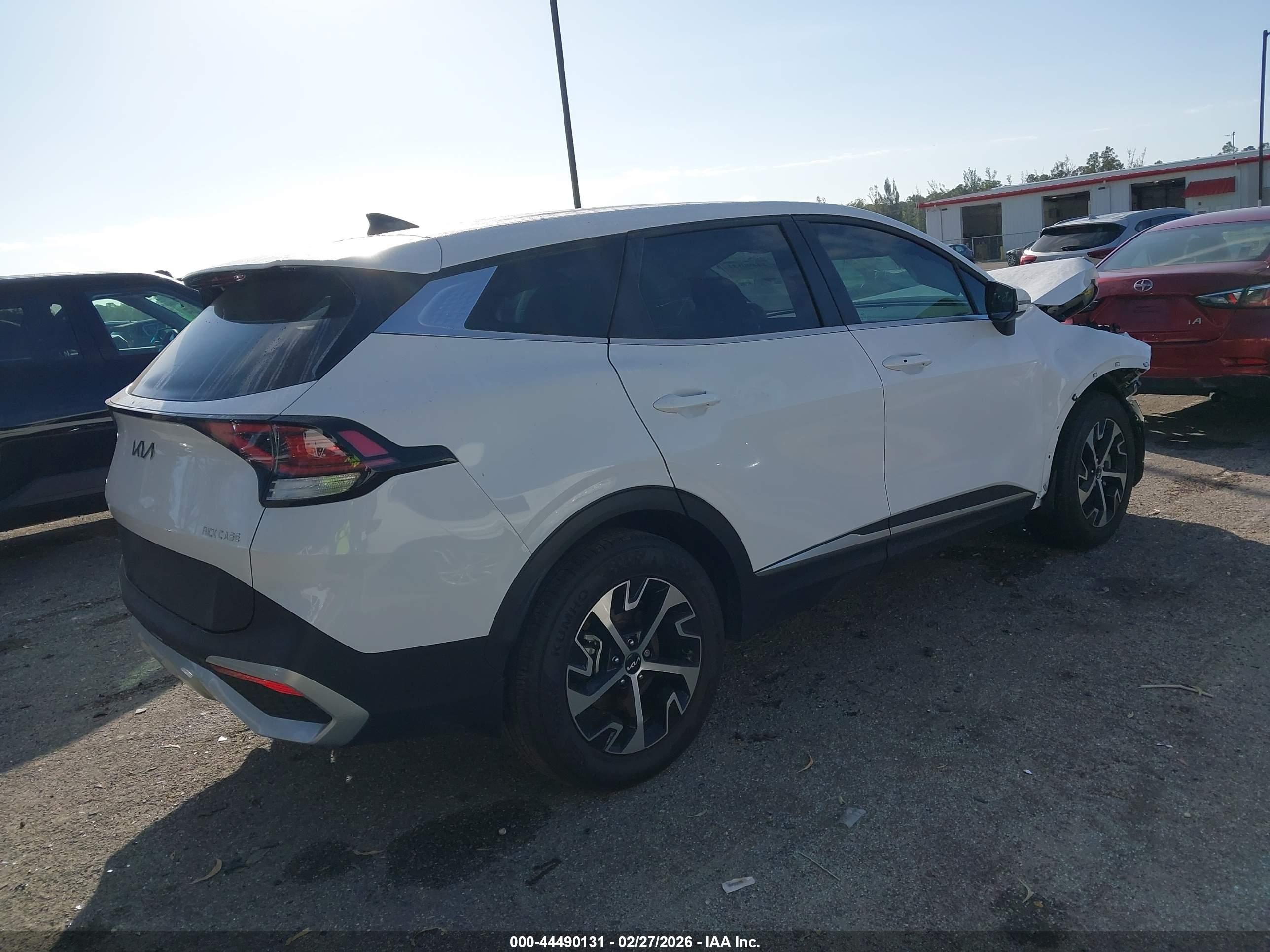 KIA SPORTAGE image 4