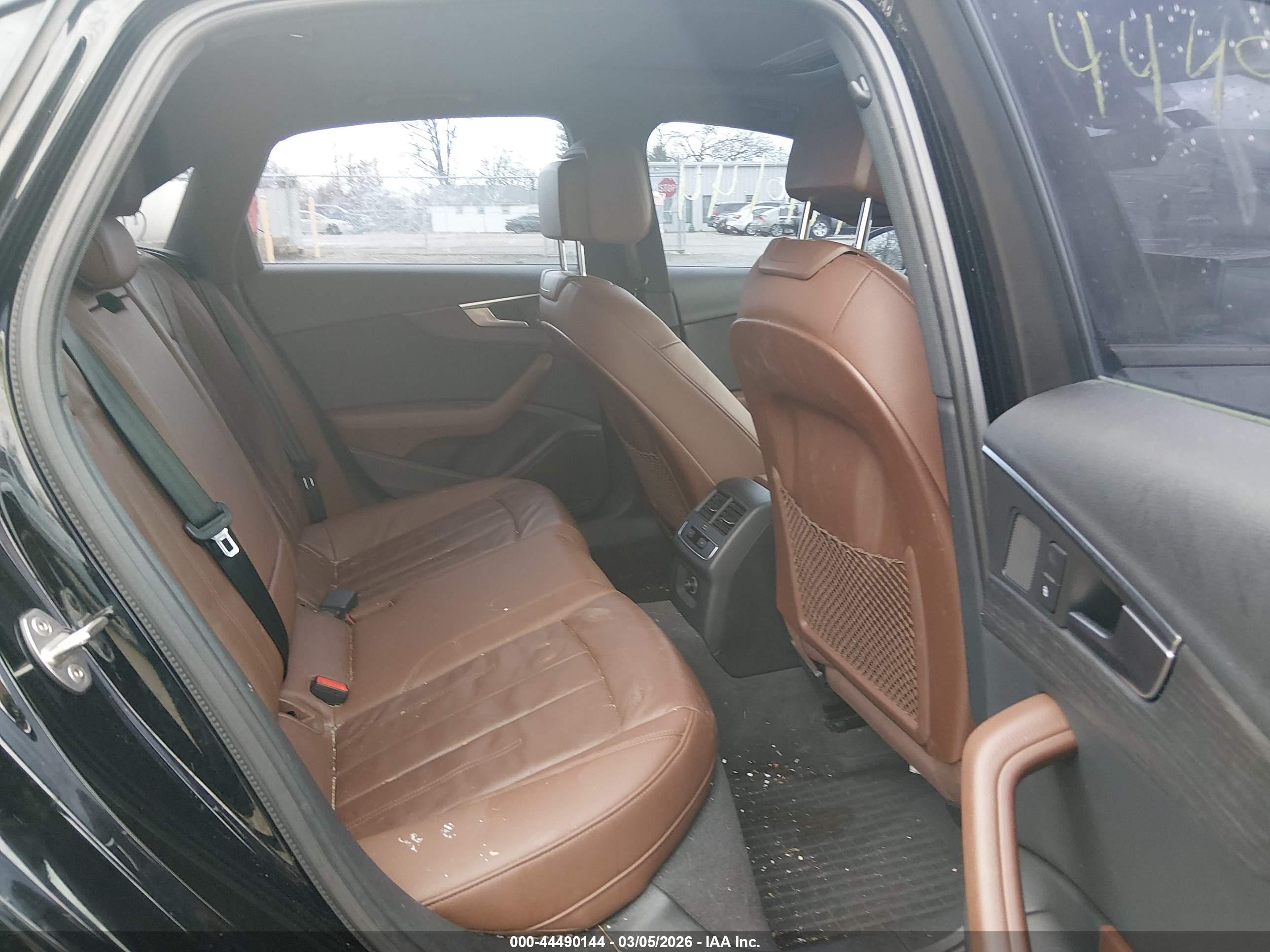 AUDI A4 image 8