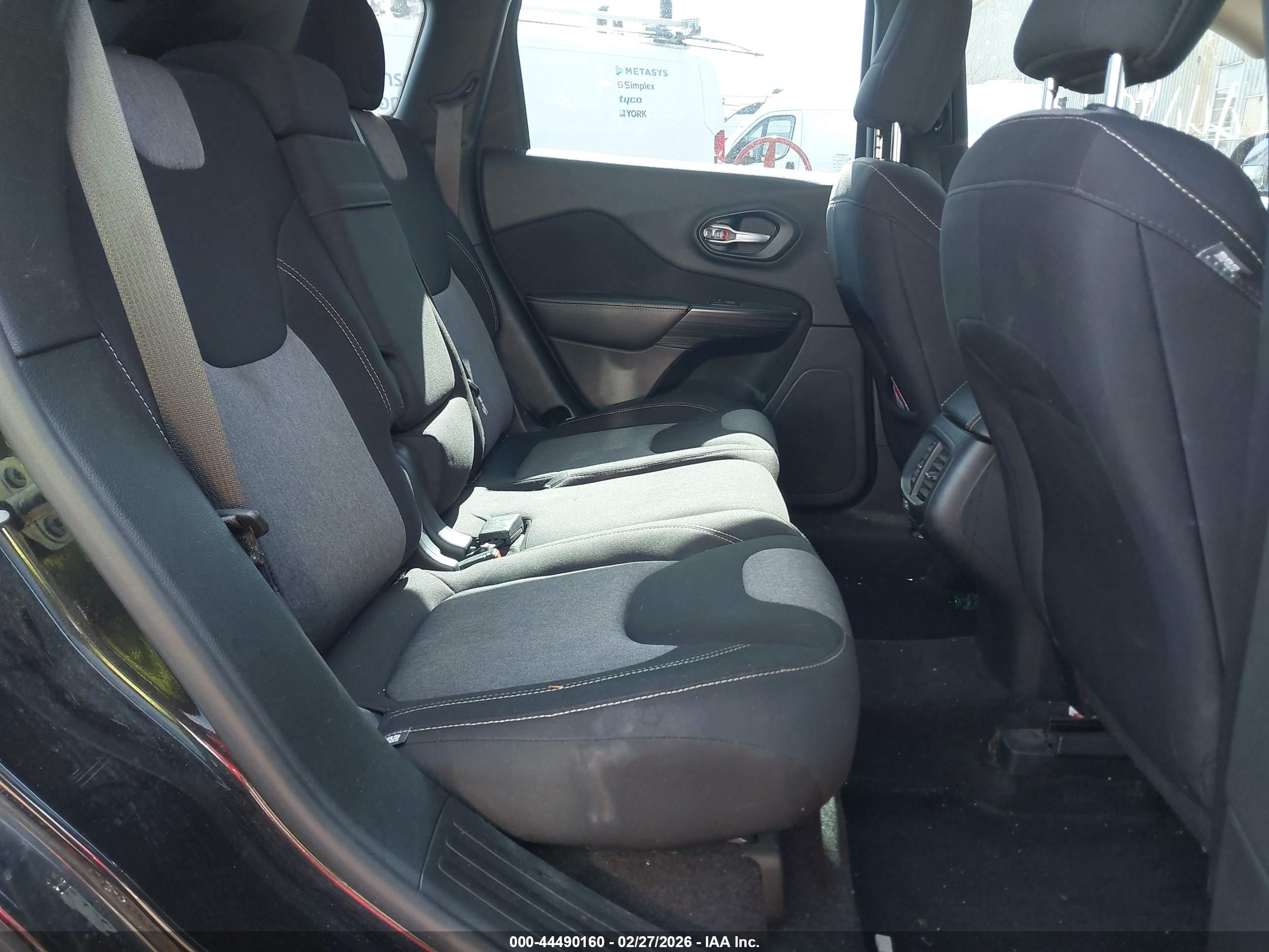 JEEP CHEROKEE image 8