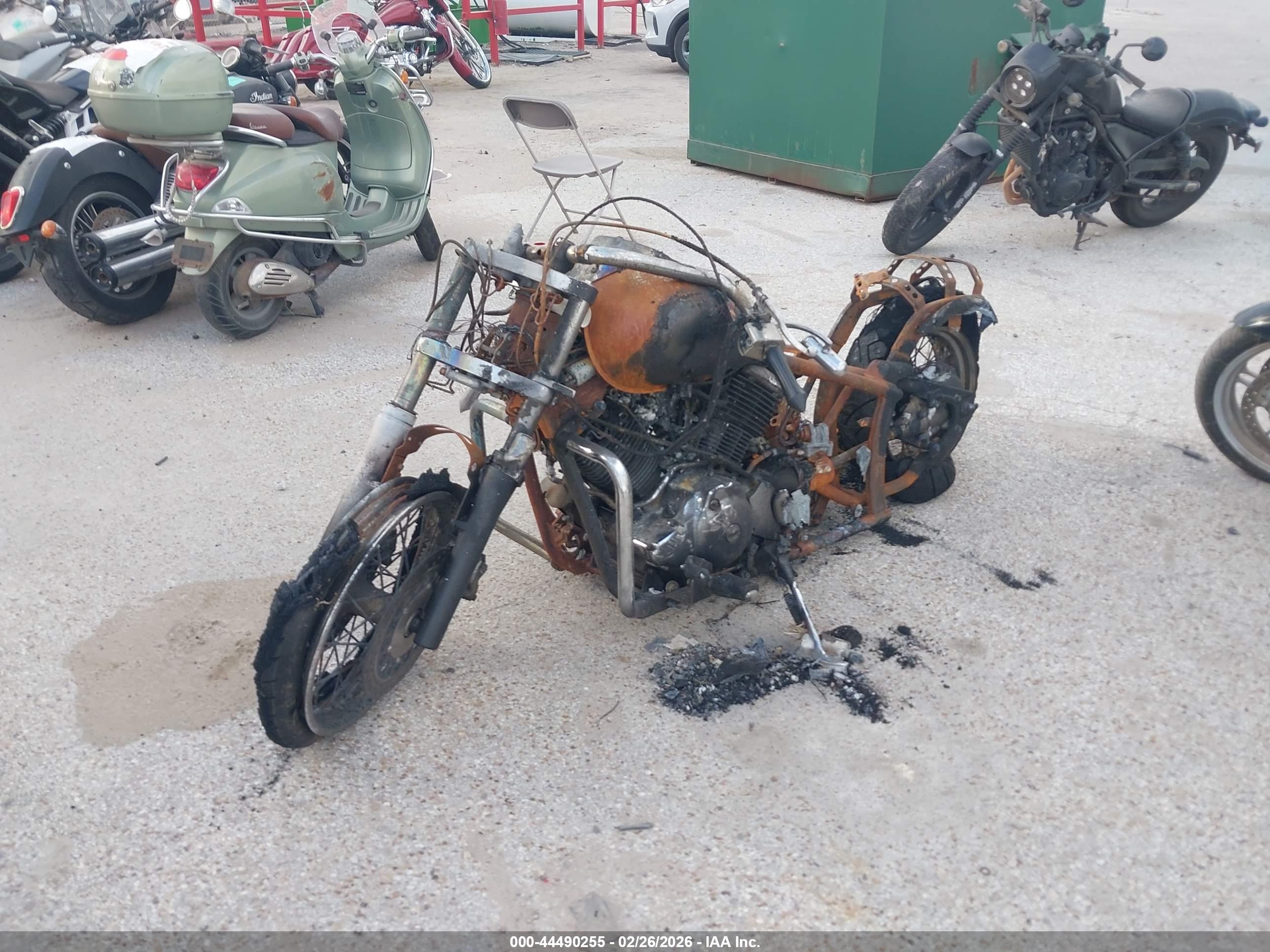YAMAHA XVS1100 image 2