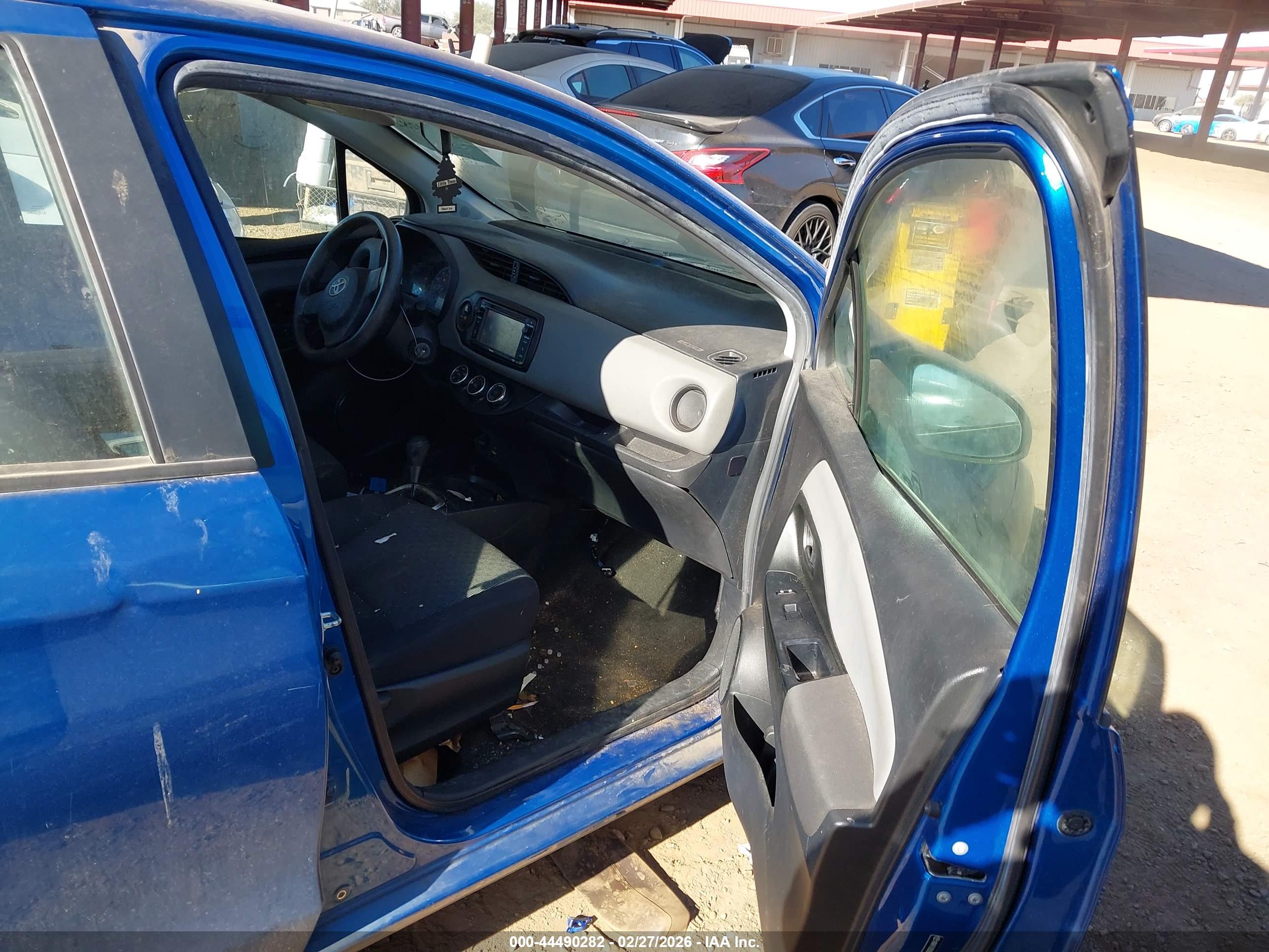 TOYOTA YARIS image 5