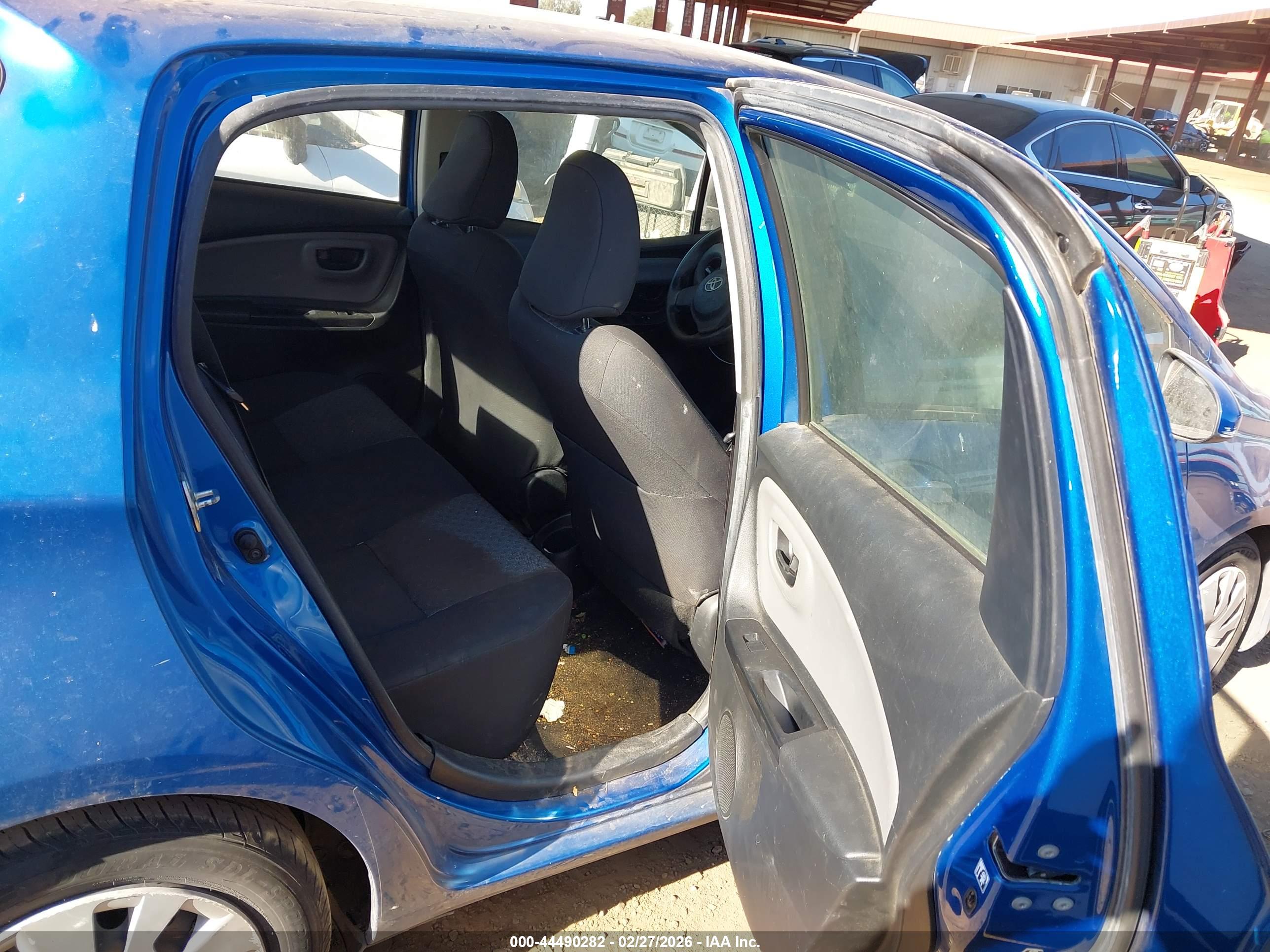TOYOTA YARIS image 8