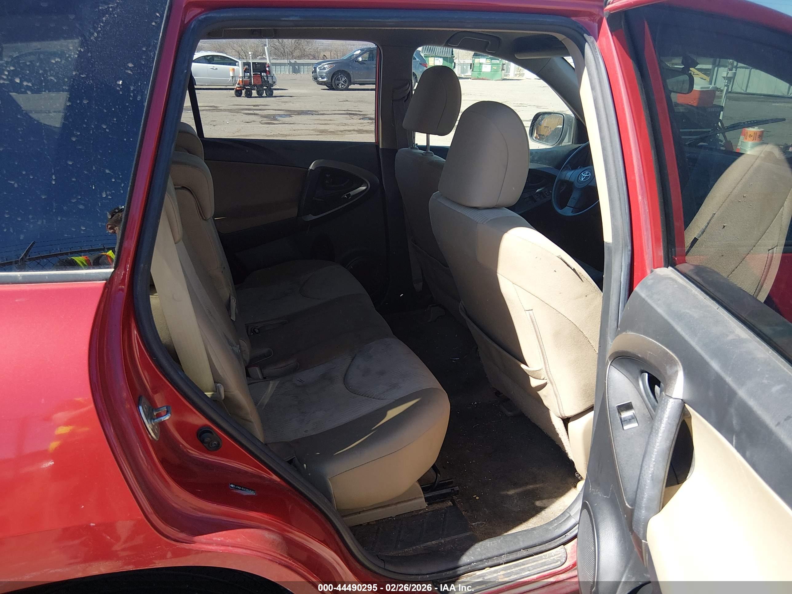 TOYOTA RAV4 image 8
