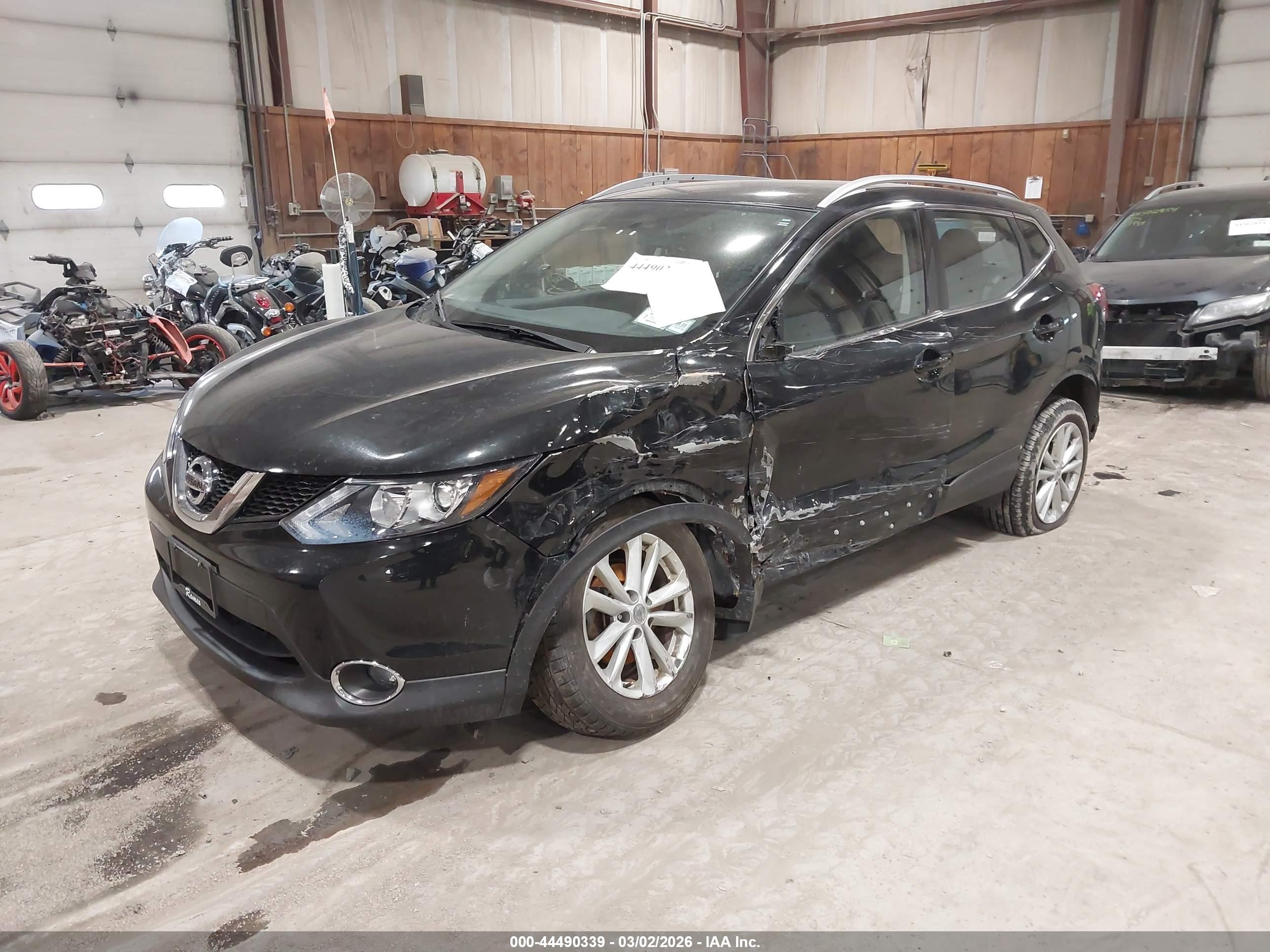 NISSAN ROGUE image 2