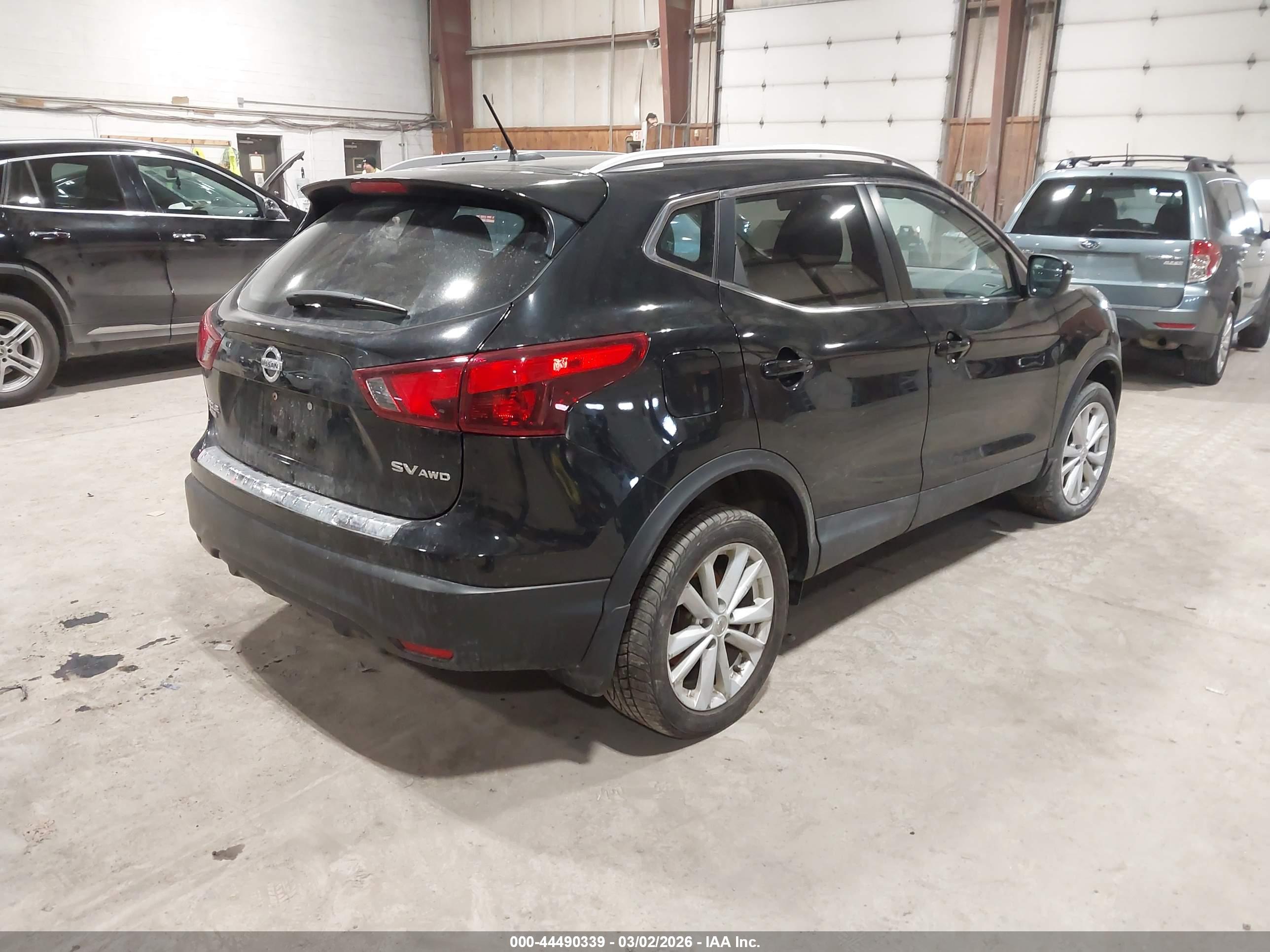 NISSAN ROGUE image 4