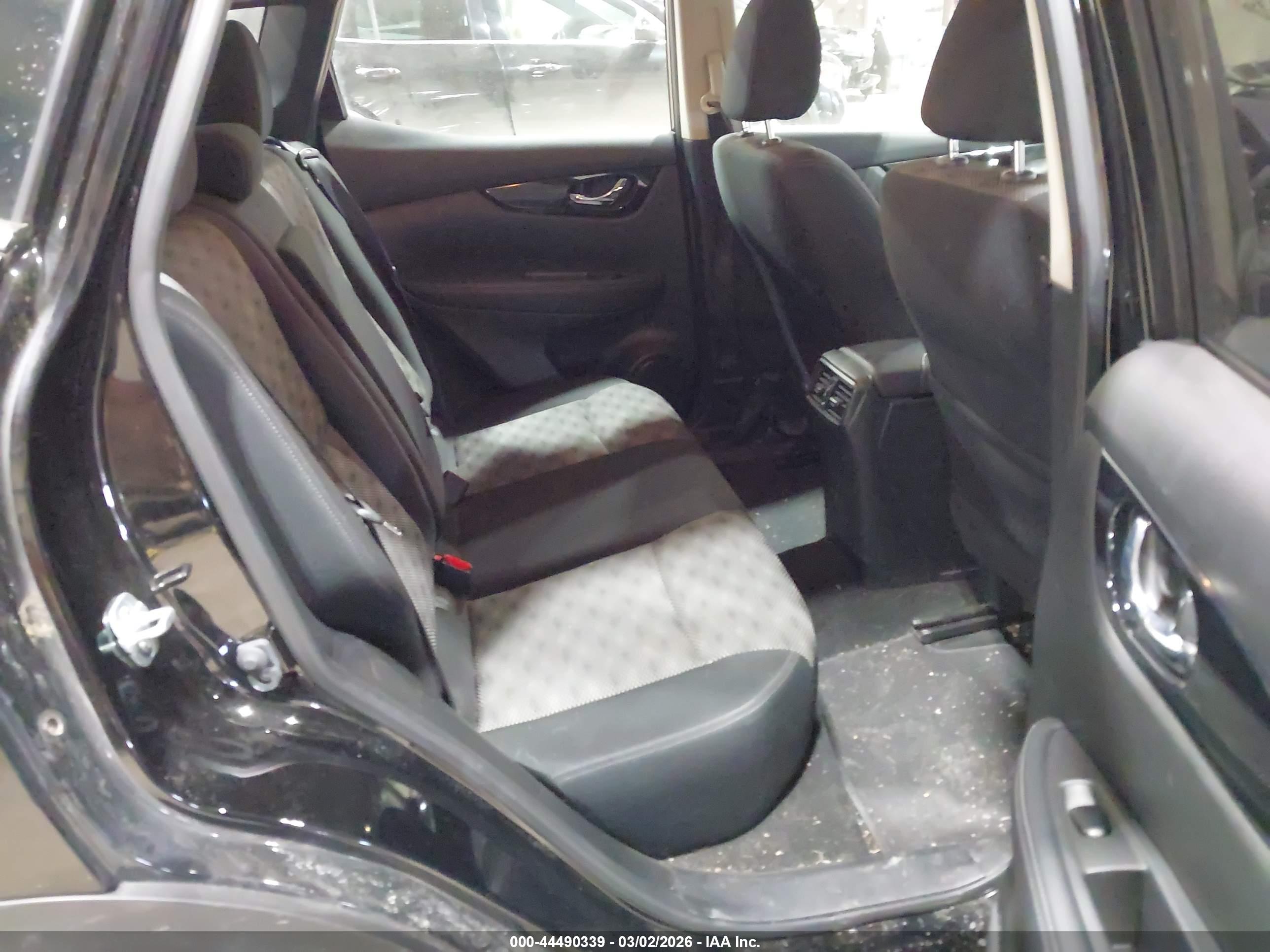 NISSAN ROGUE image 8