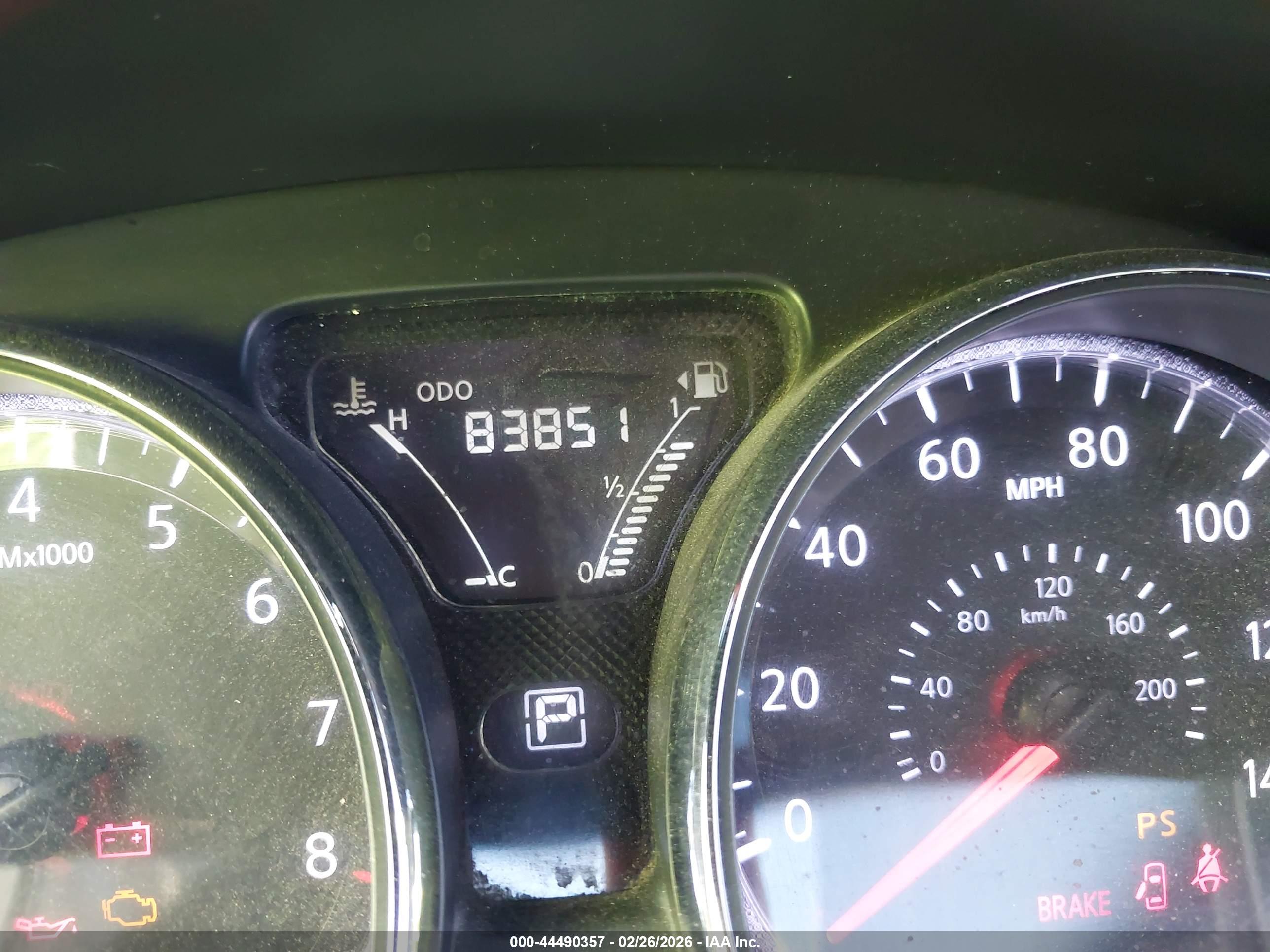 NISSAN VERSA image 7