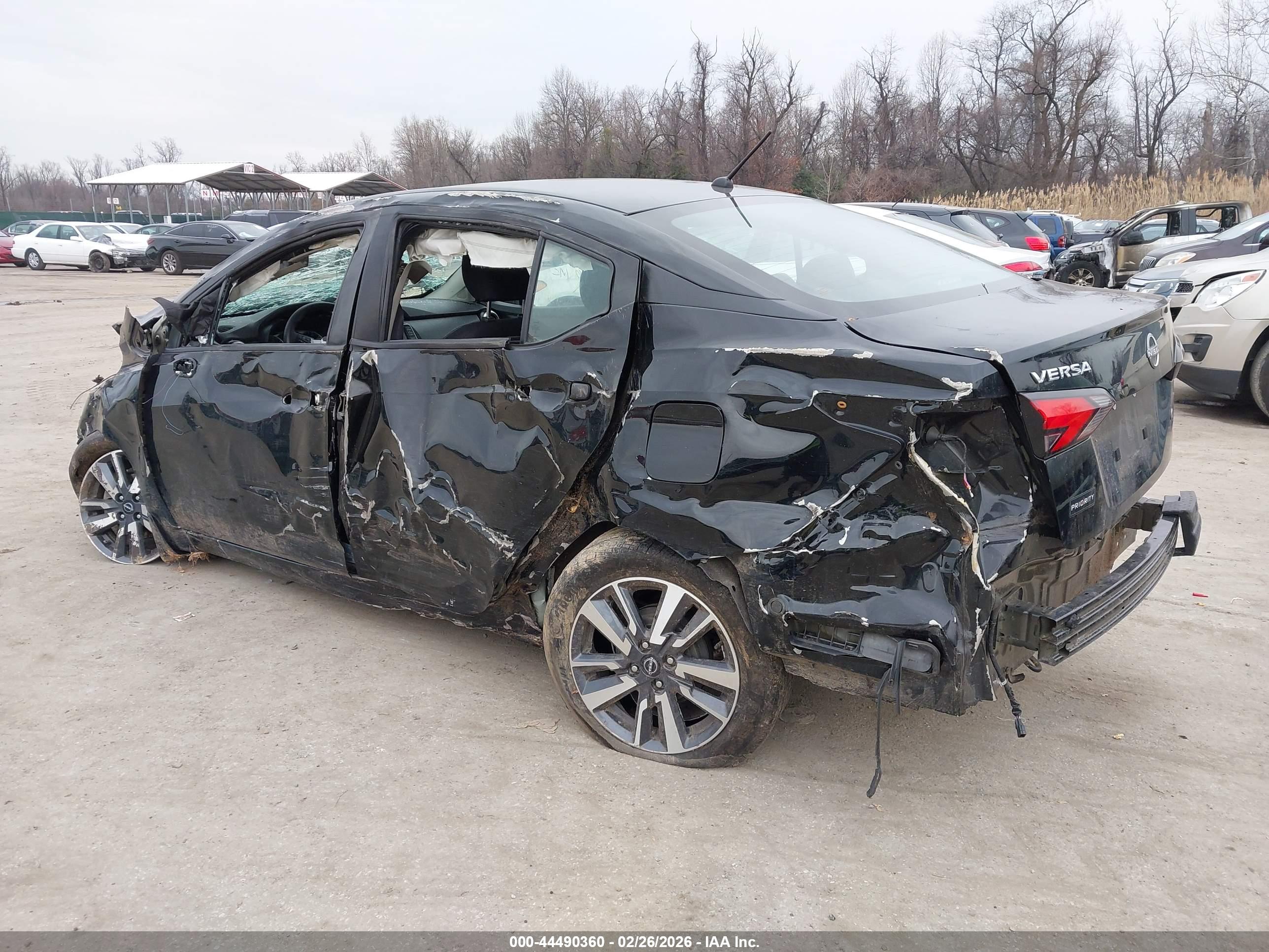 NISSAN VERSA image 3