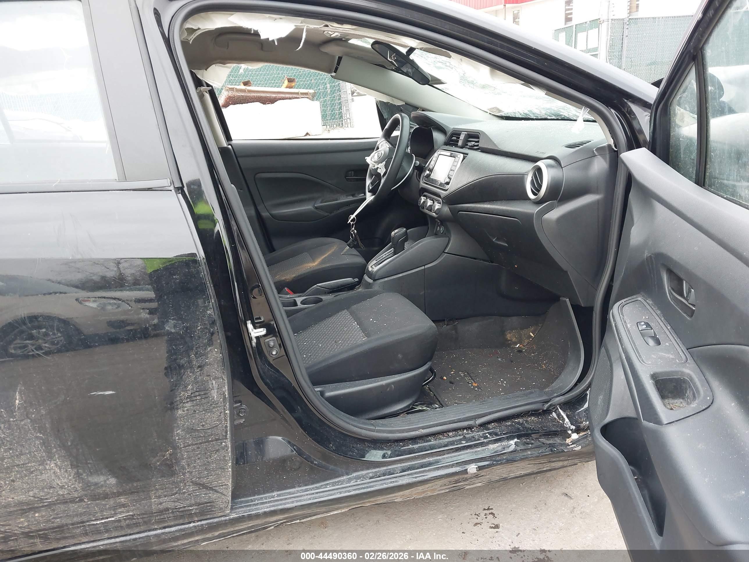 NISSAN VERSA image 5