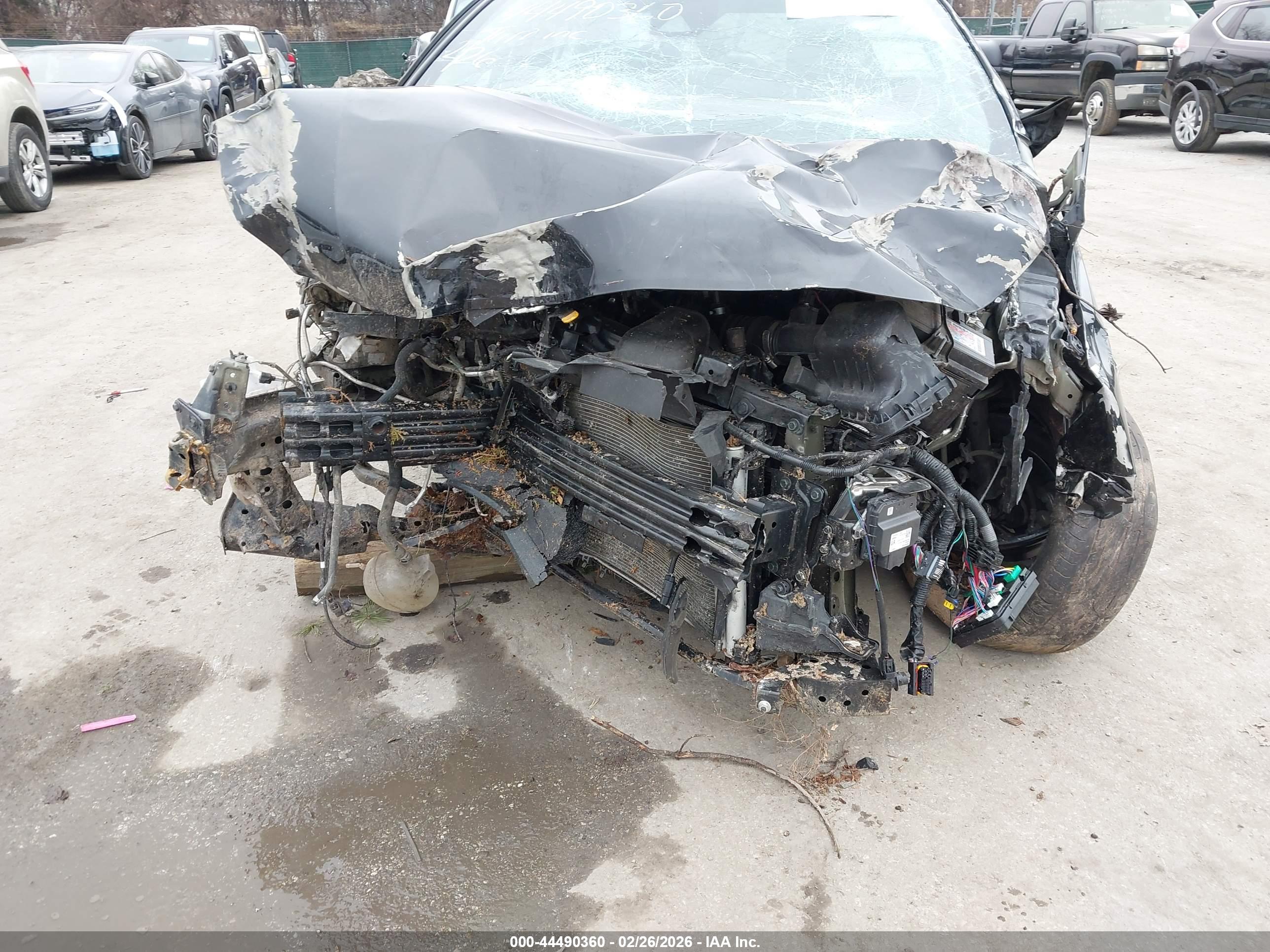 NISSAN VERSA image 6
