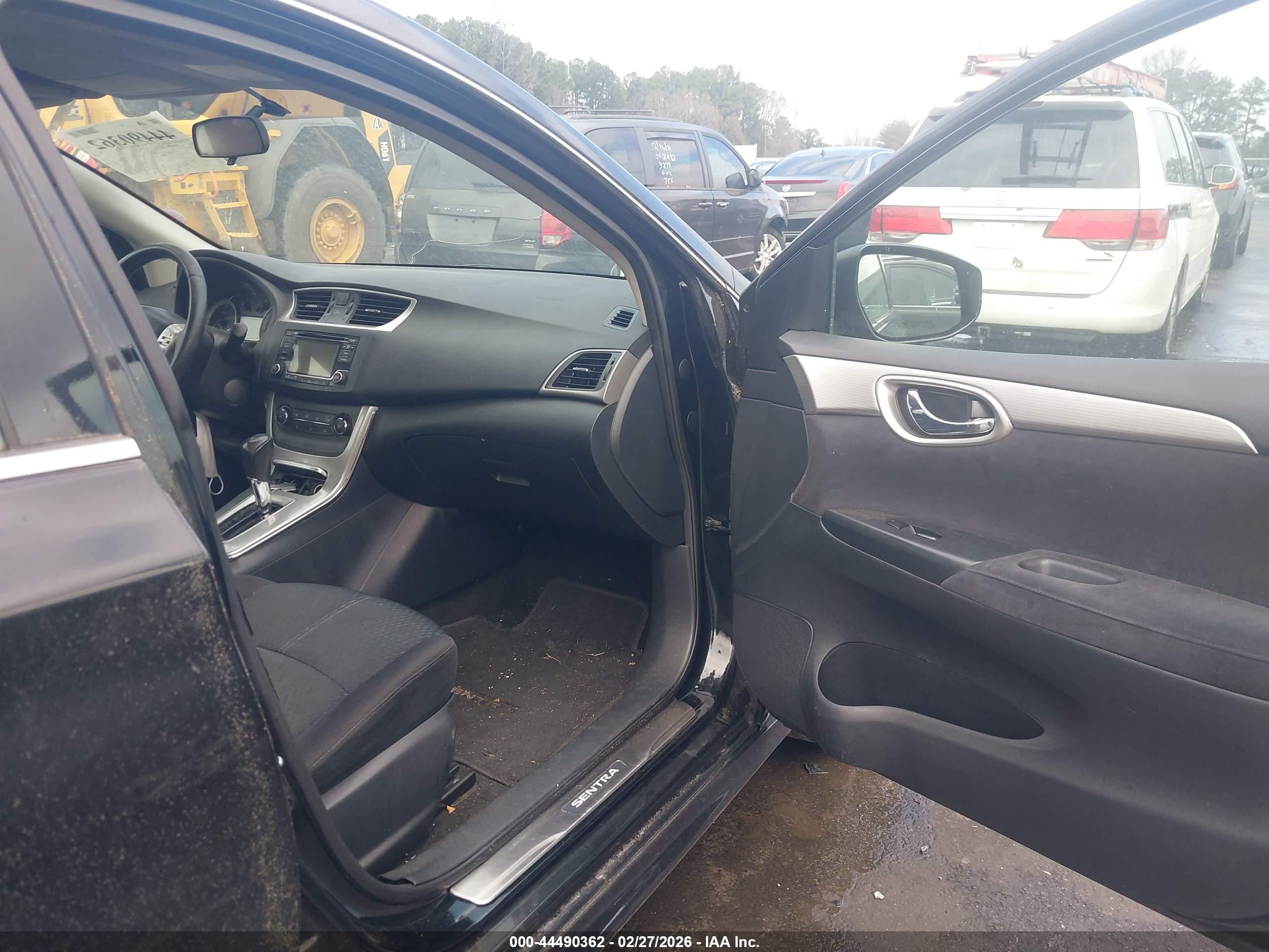 NISSAN SENTRA image 5