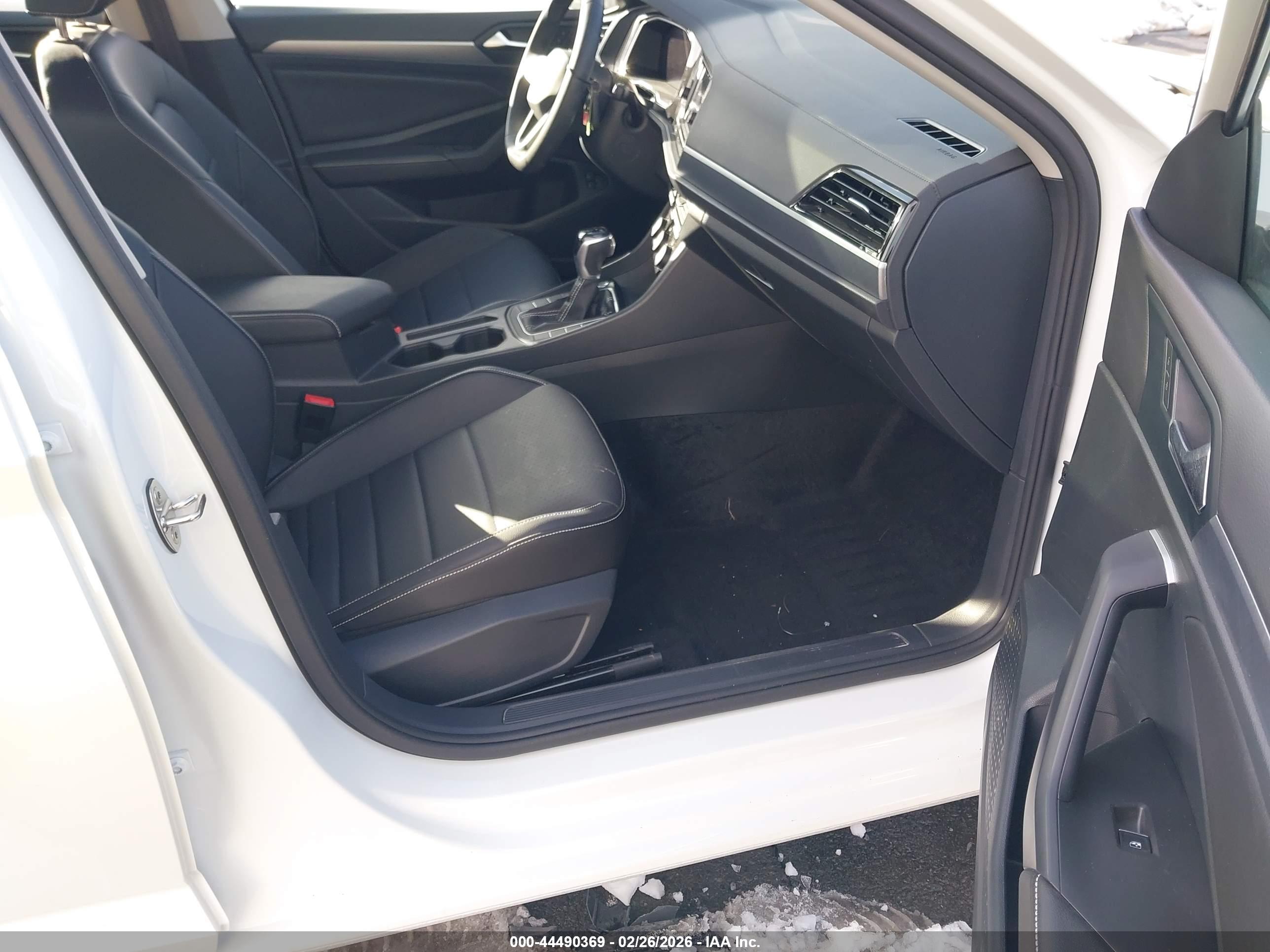 VOLKSWAGEN JETTA image 5